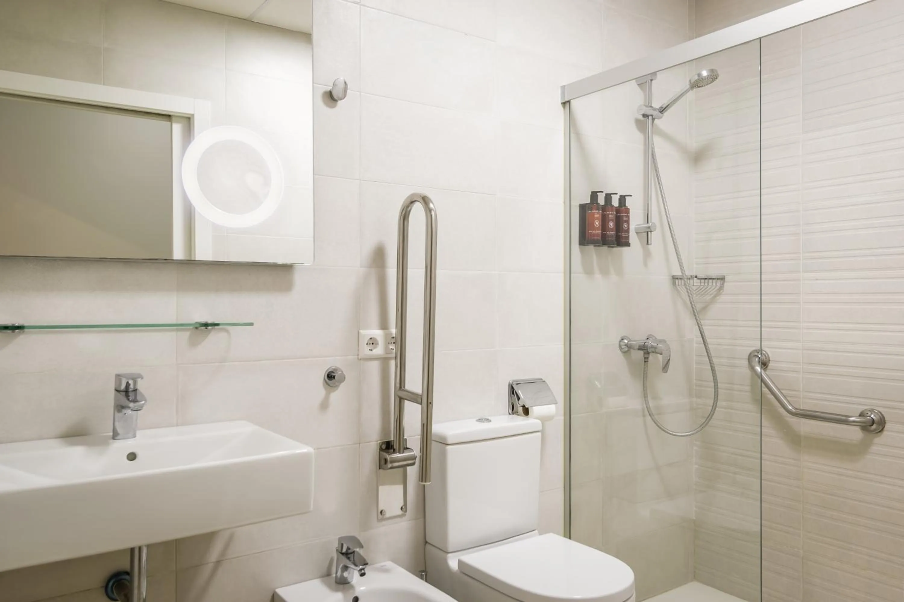 Bathroom in BYPILLOW Tiento