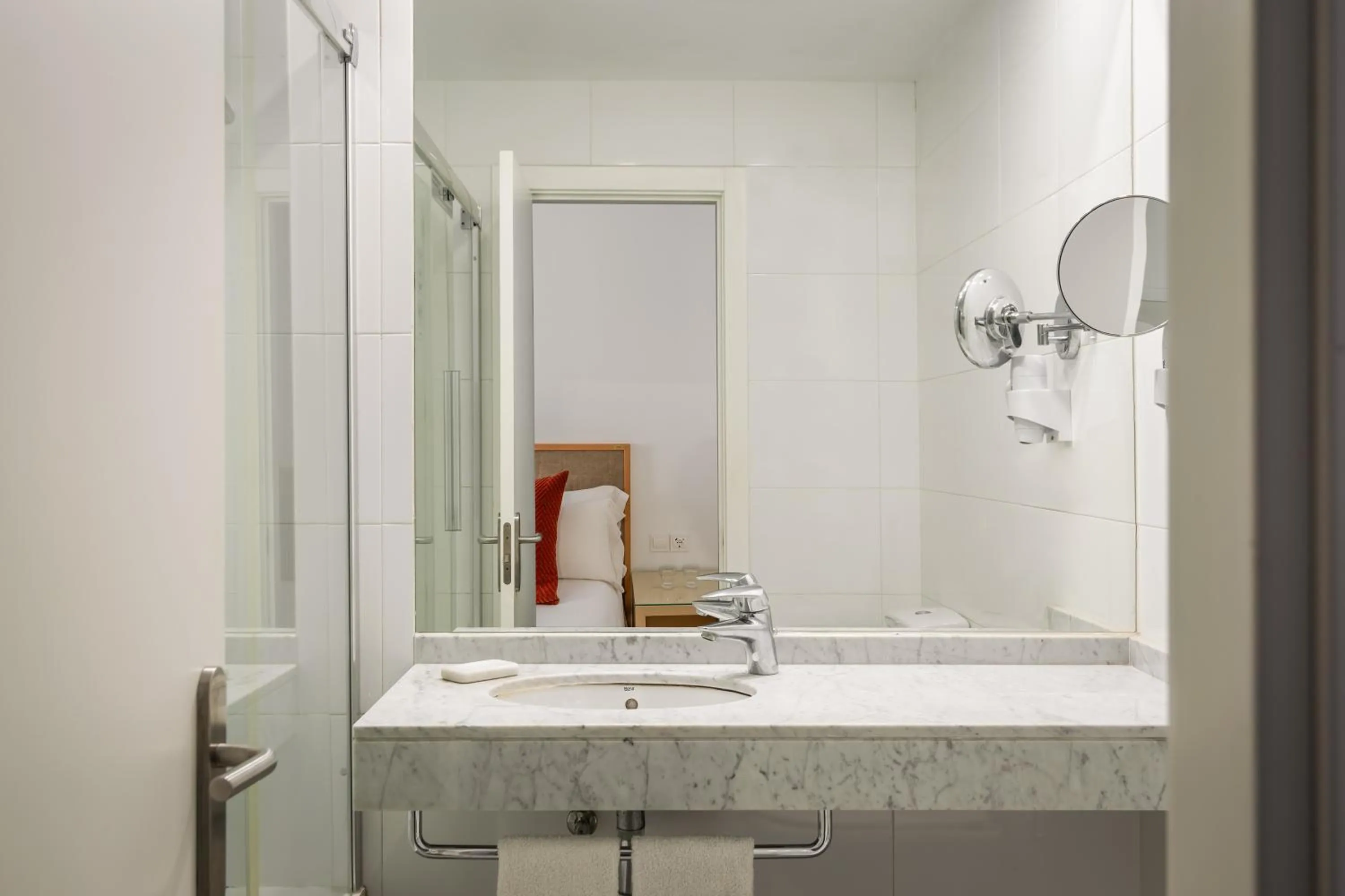 Bathroom in BYPILLOW Tiento