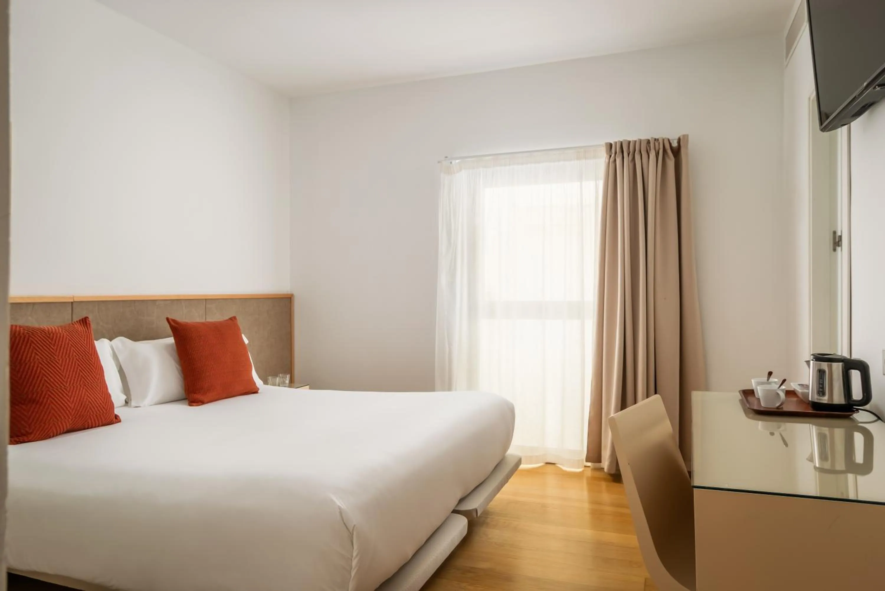 Bedroom, Bed in BYPILLOW Tiento