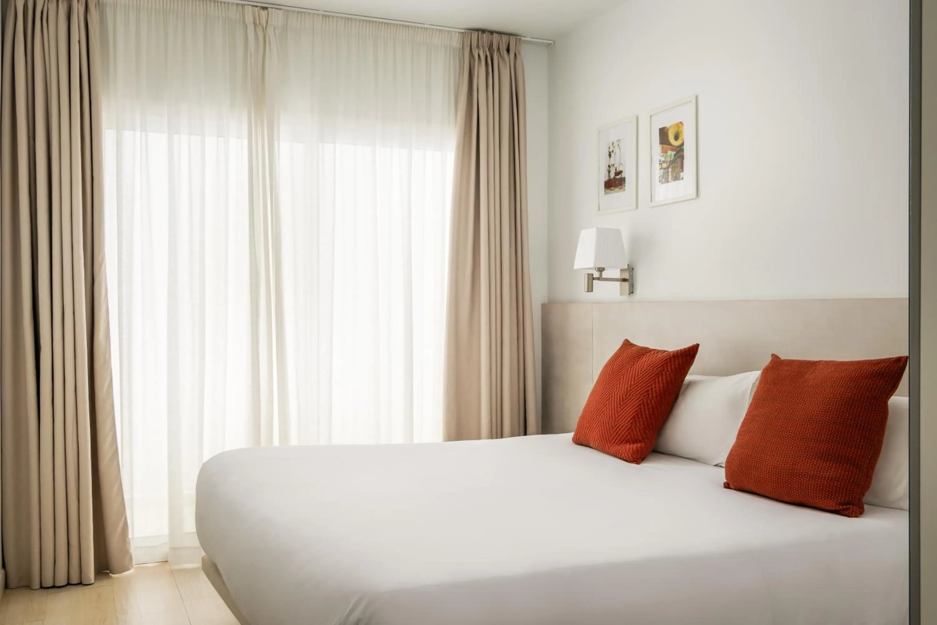 Bedroom, Bed in BYPILLOW Tiento