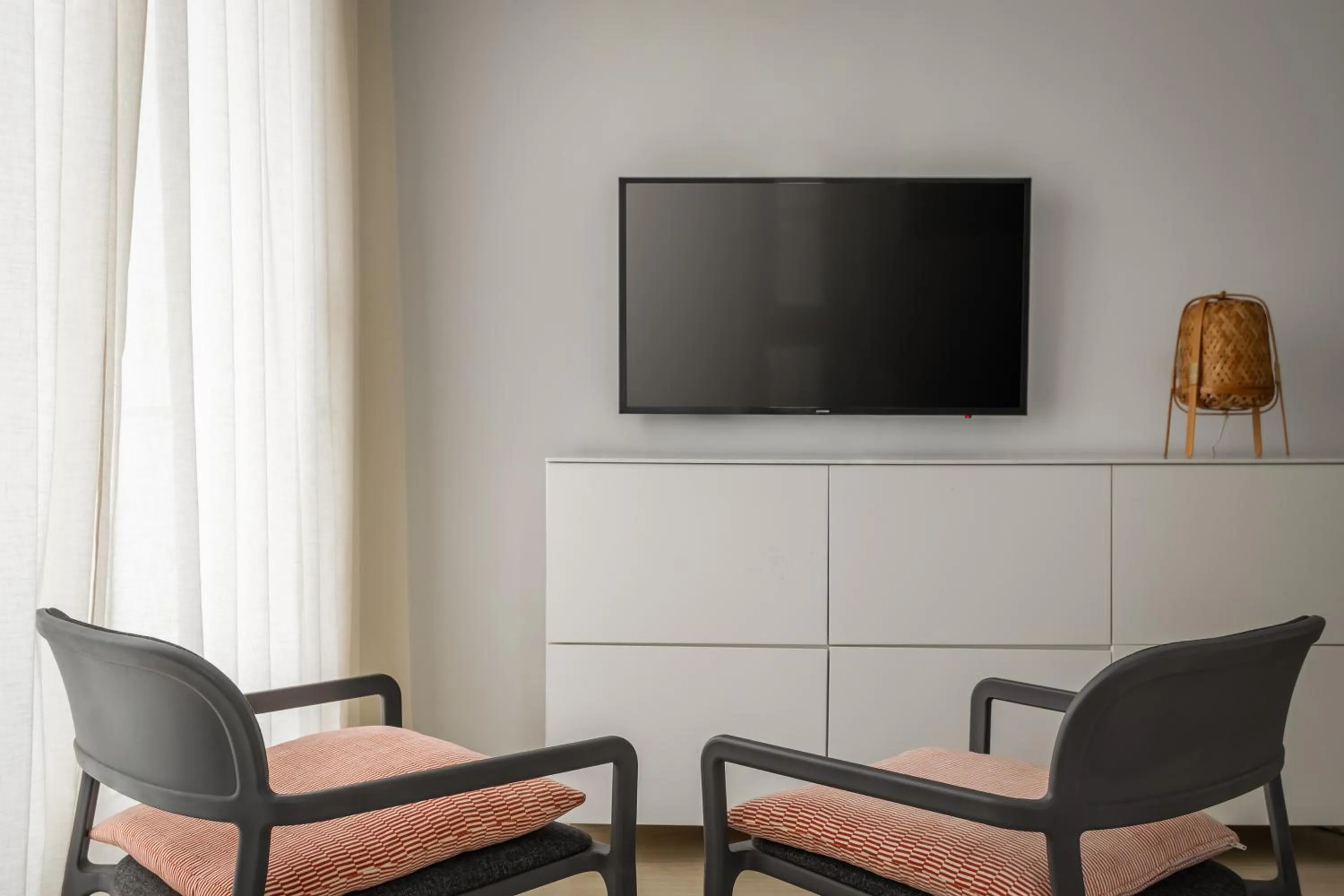 TV and multimedia in BYPILLOW Tiento