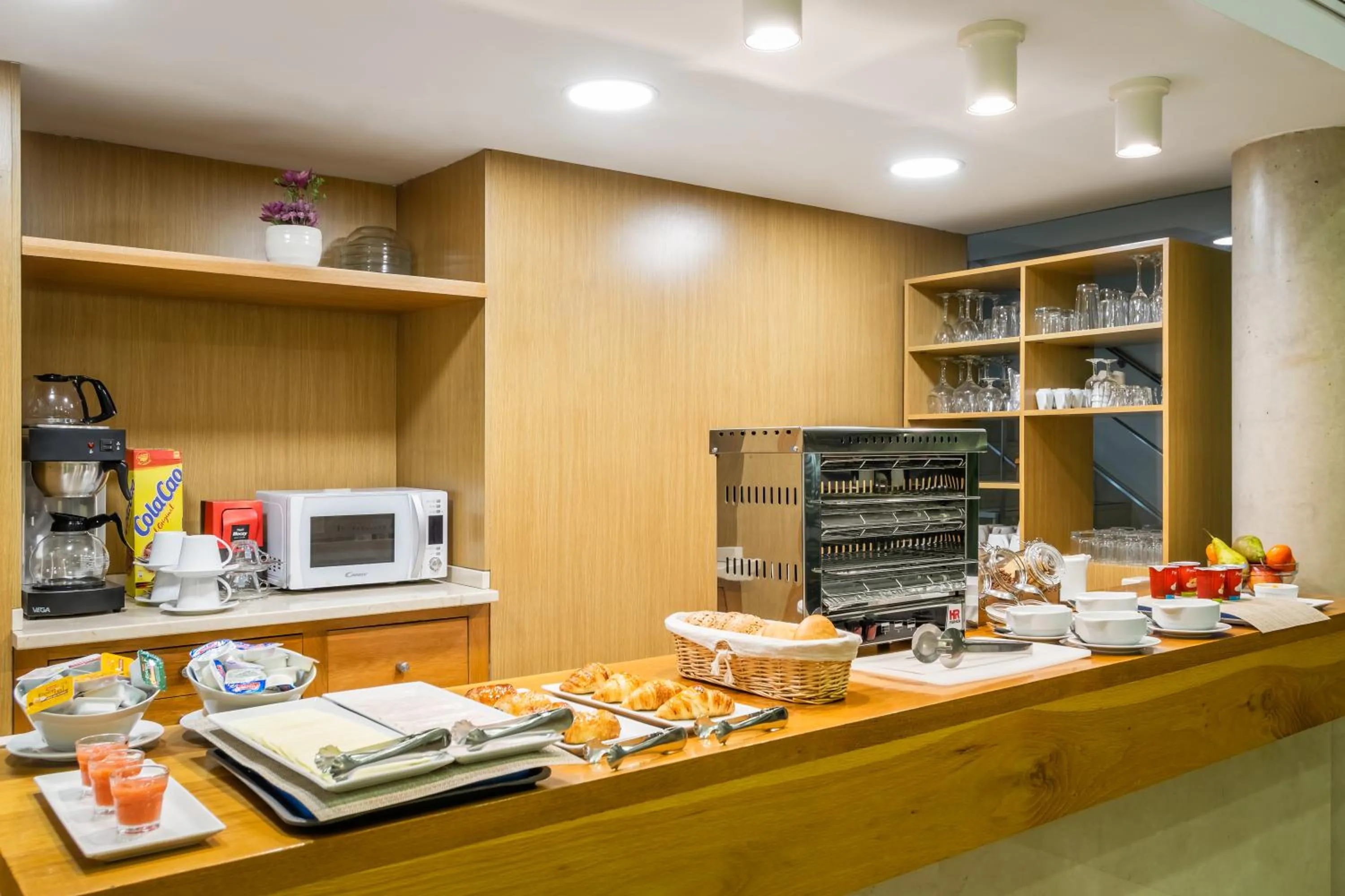 Continental breakfast in BYPILLOW Tiento