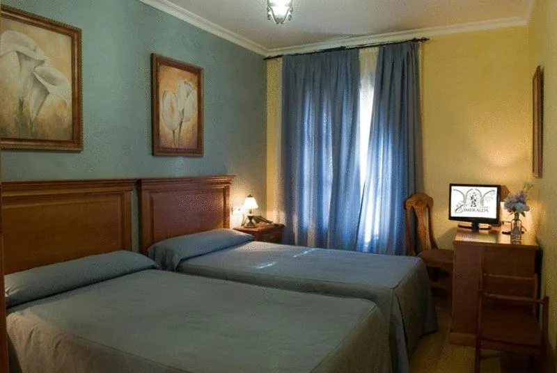 Photo of the whole room, Bed in Hotel Esmeralda