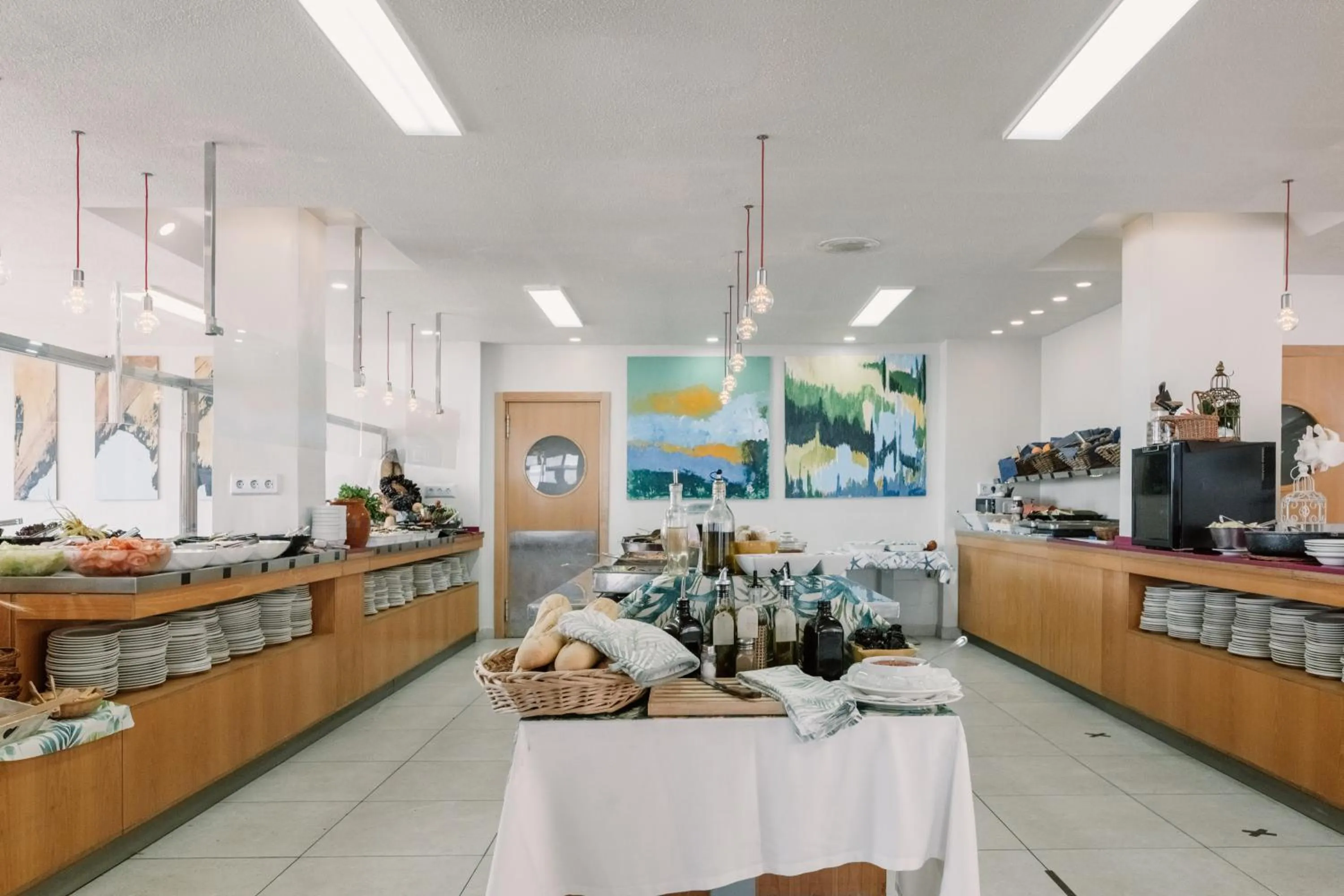 Restaurant/places to eat in Hotel Apartamentos Londres La Manga