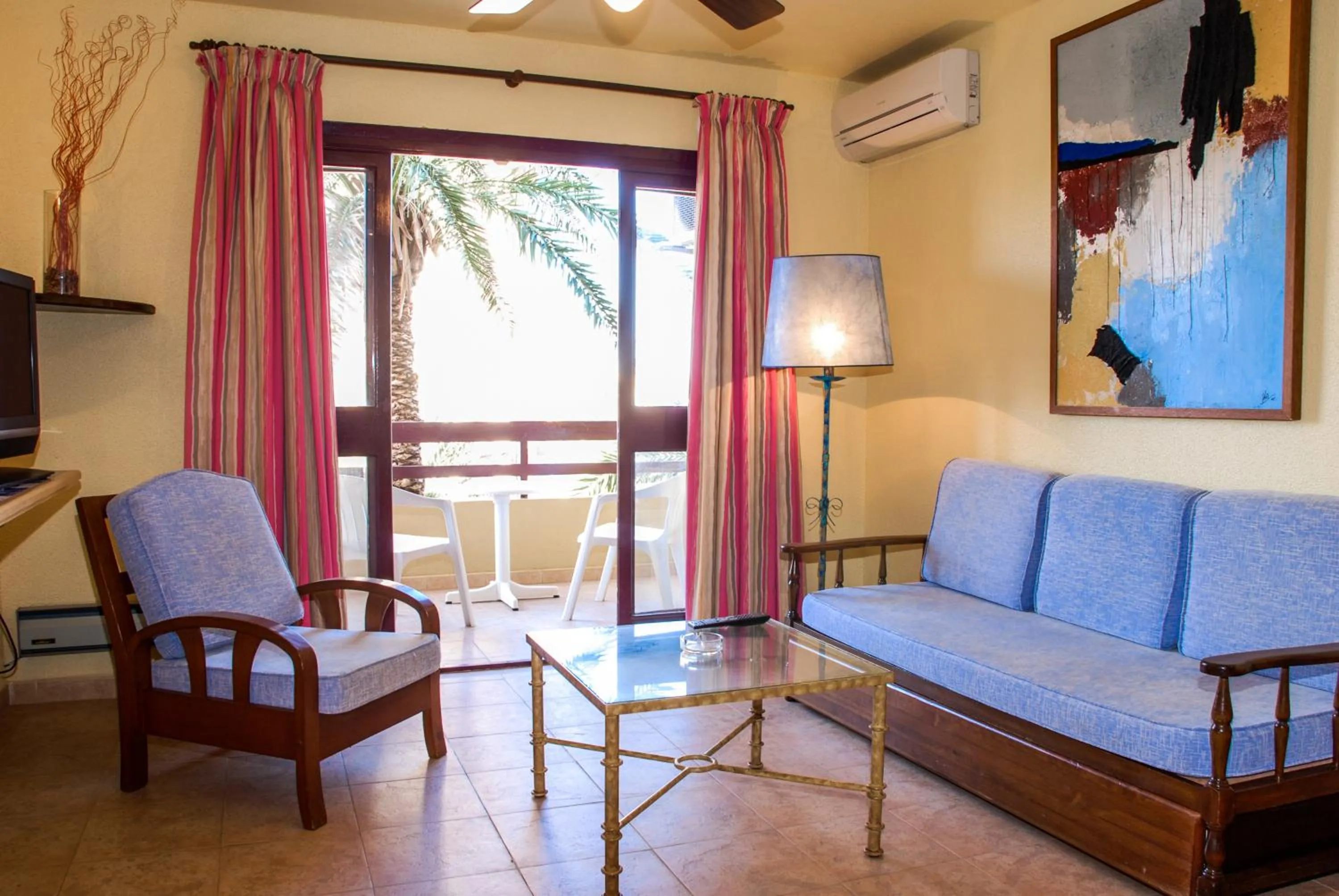 Seating area in Hotel Apartamentos Londres La Manga