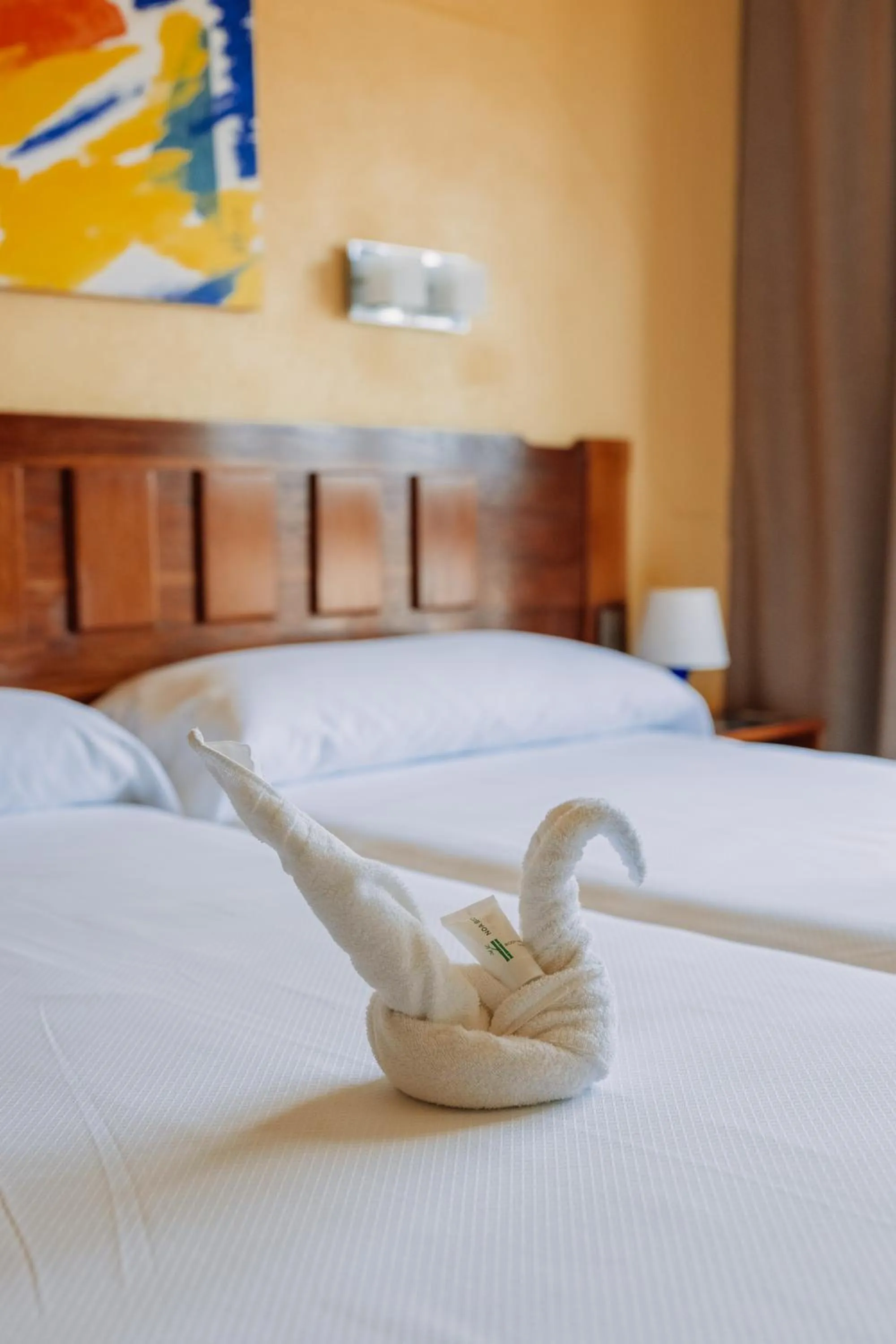 Decorative detail, Bed in Hotel Apartamentos Londres La Manga