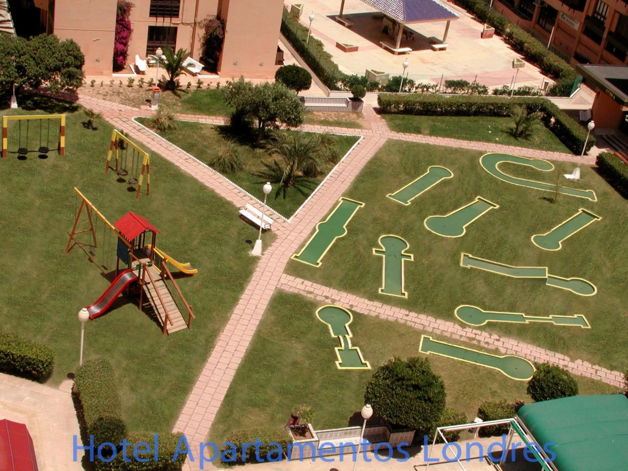 Children play ground in Hotel Apartamentos Londres La Manga