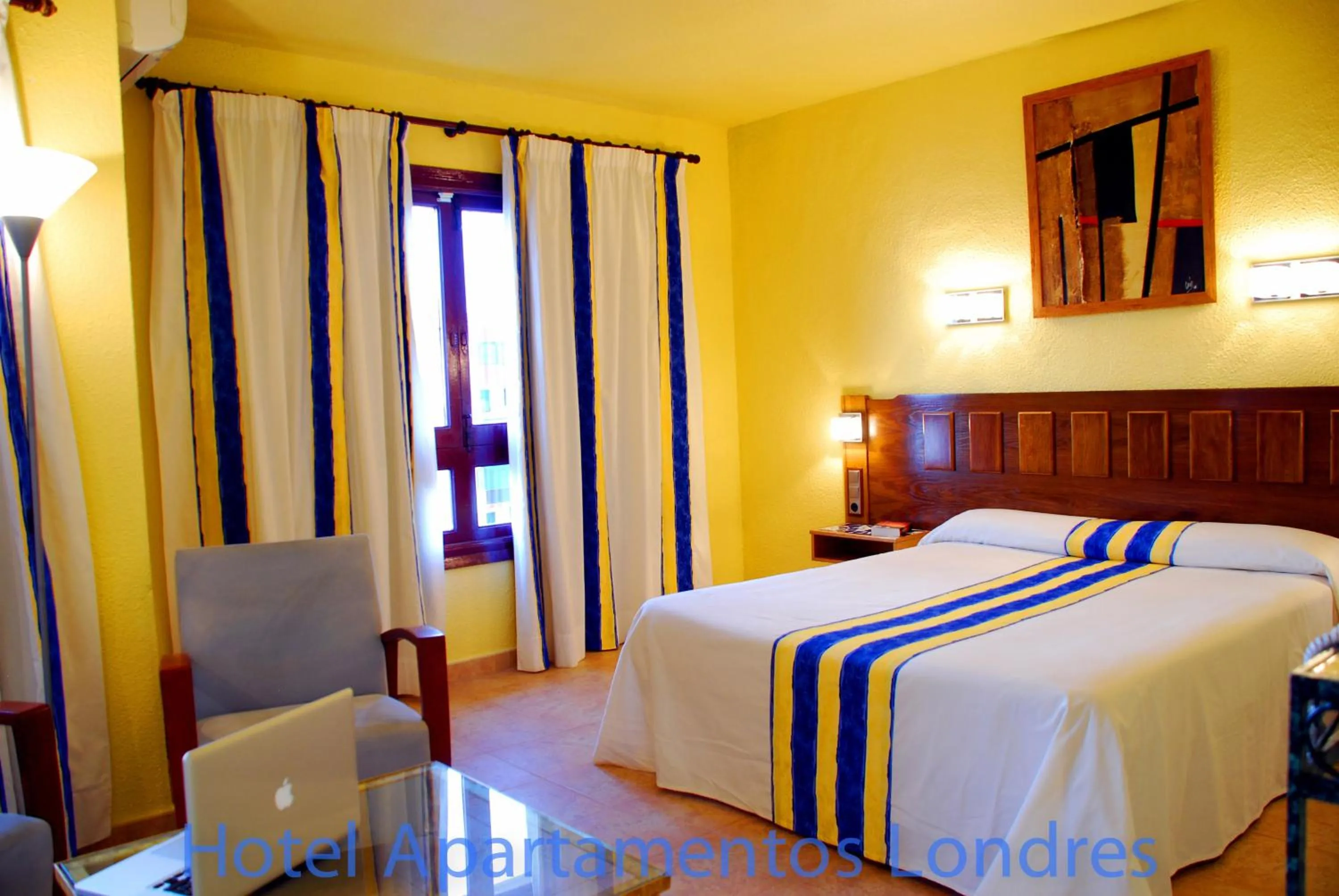 Photo of the whole room, Bed in Hotel Apartamentos Londres La Manga