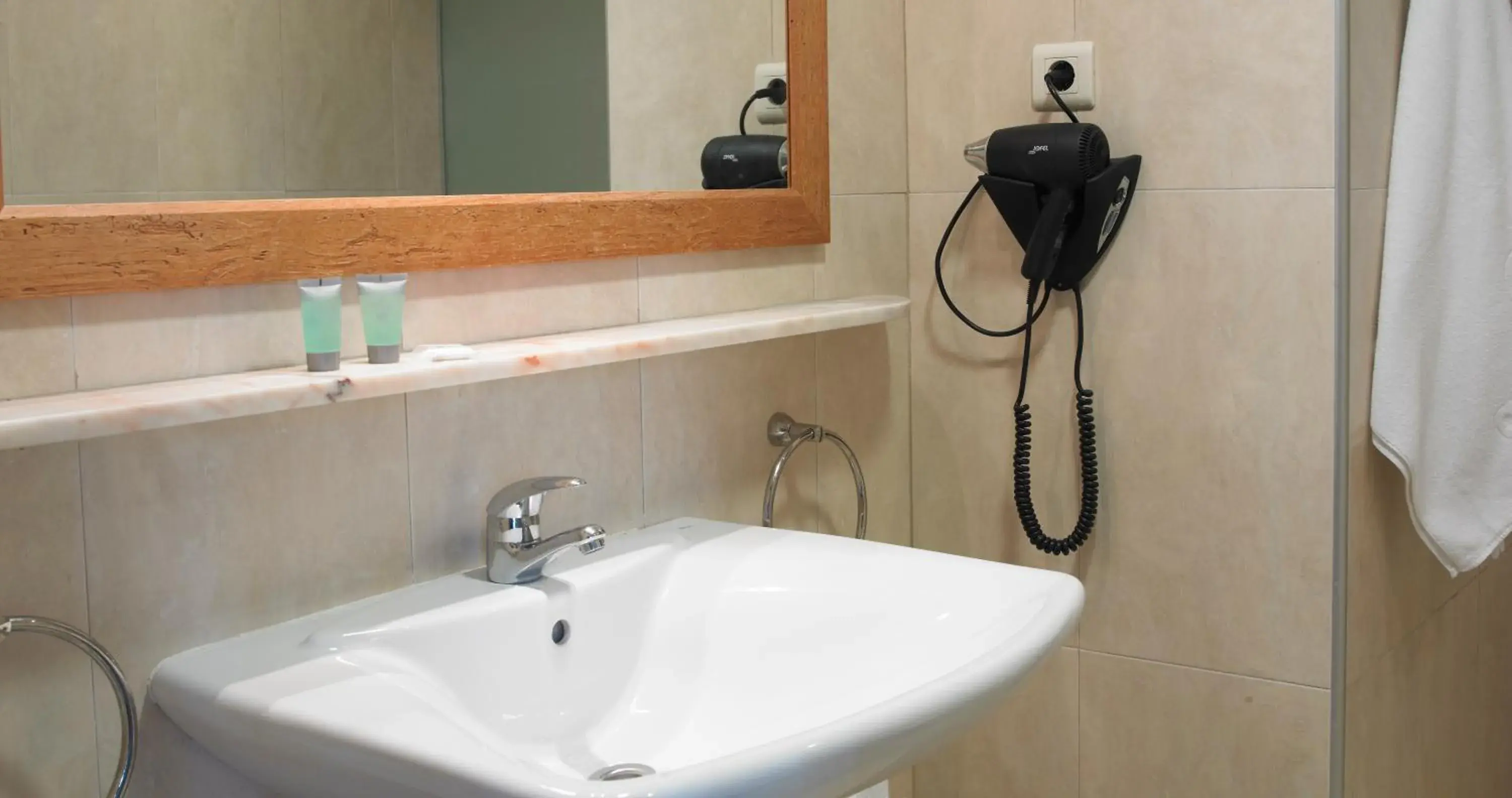 Studio - Disability Access in Hotel Apartamentos Londres La Manga Studio - Disability Access in Hotel Apartamentos Londres La Manga