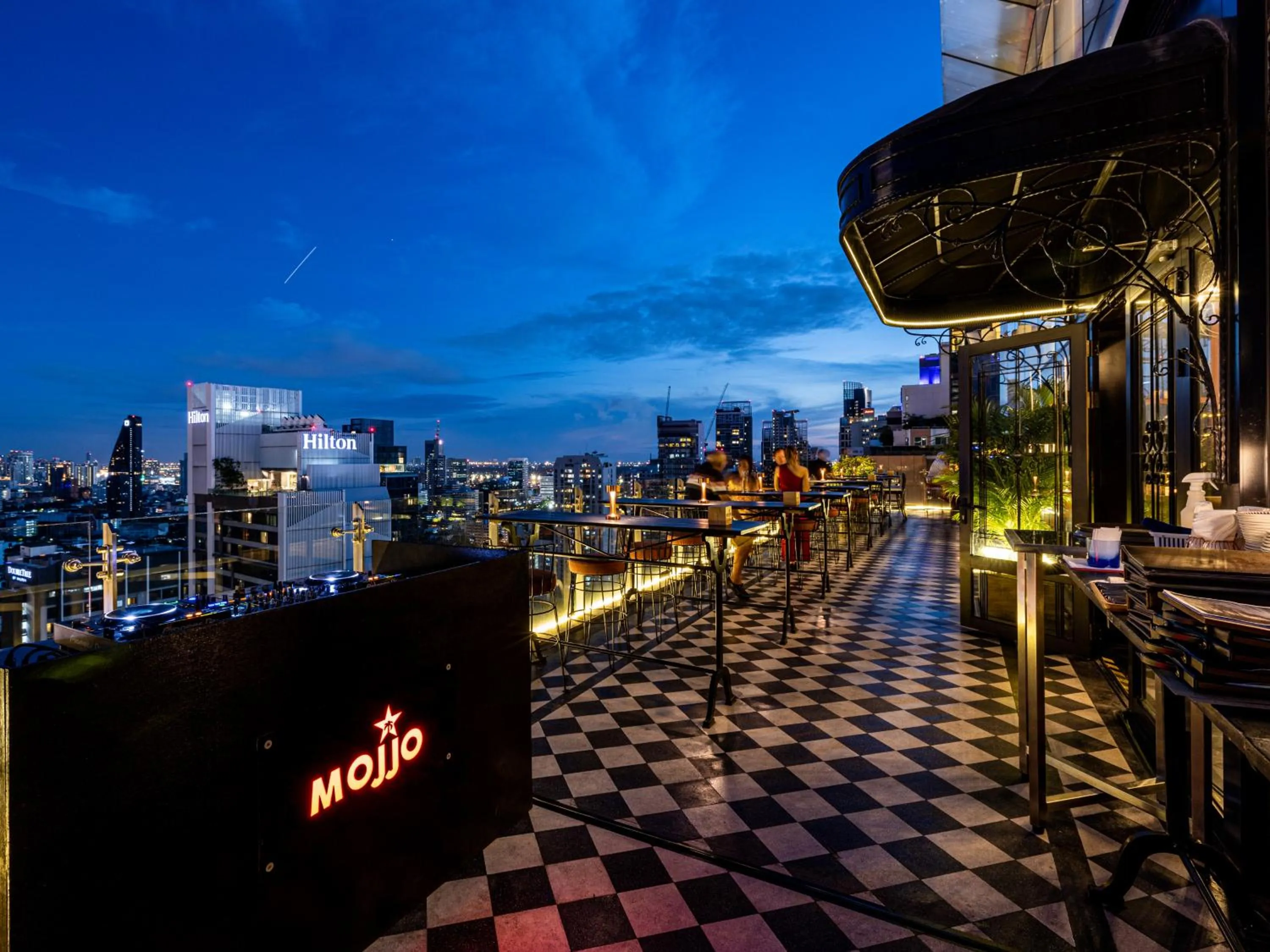 Restaurant/places to eat in SKYVIEW Hotel Bangkok - Sukhumvit