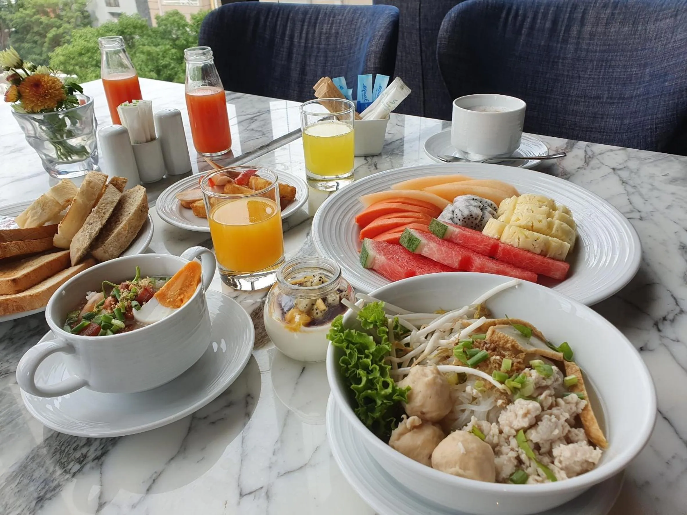 Restaurant/places to eat in SKYVIEW Hotel Bangkok - Sukhumvit