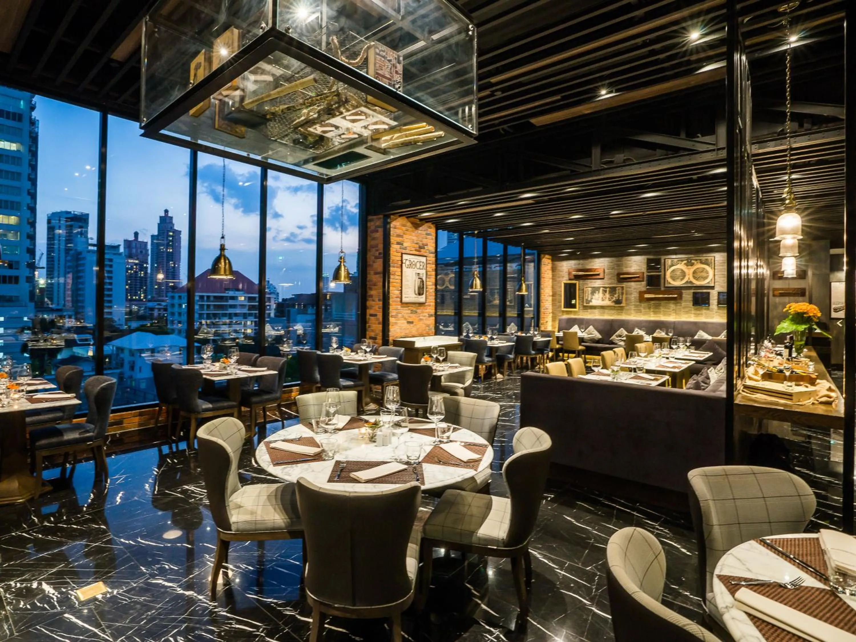 Restaurant/places to eat in SKYVIEW Hotel Bangkok - Sukhumvit