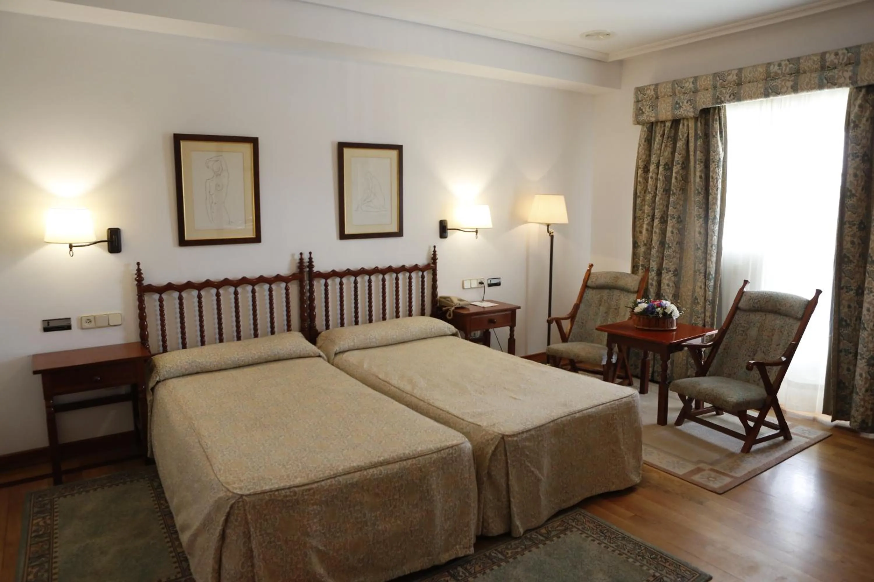 Photo of the whole room in Pousada de Portomarín