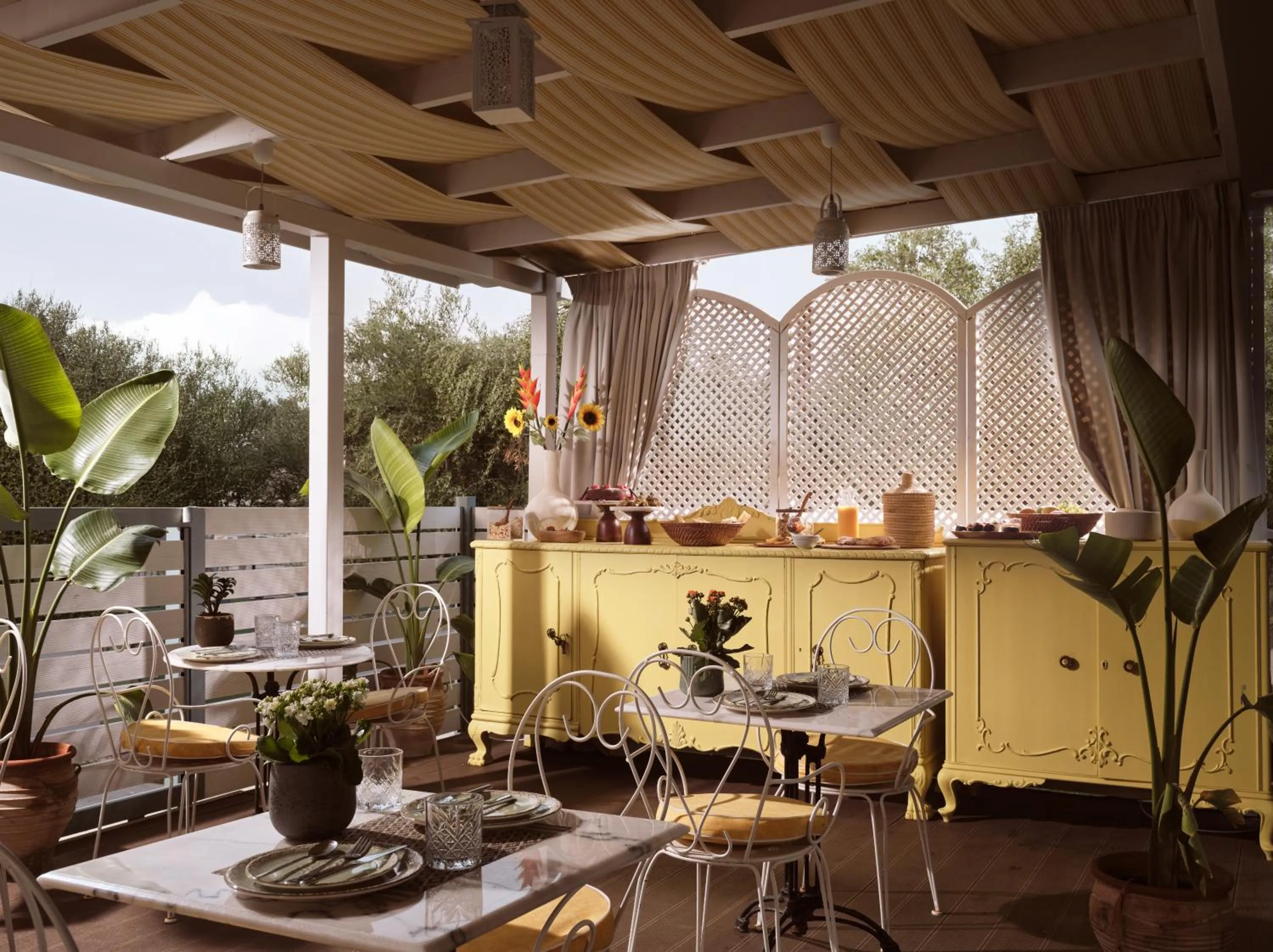 Restaurant/places to eat in Memories Apartments