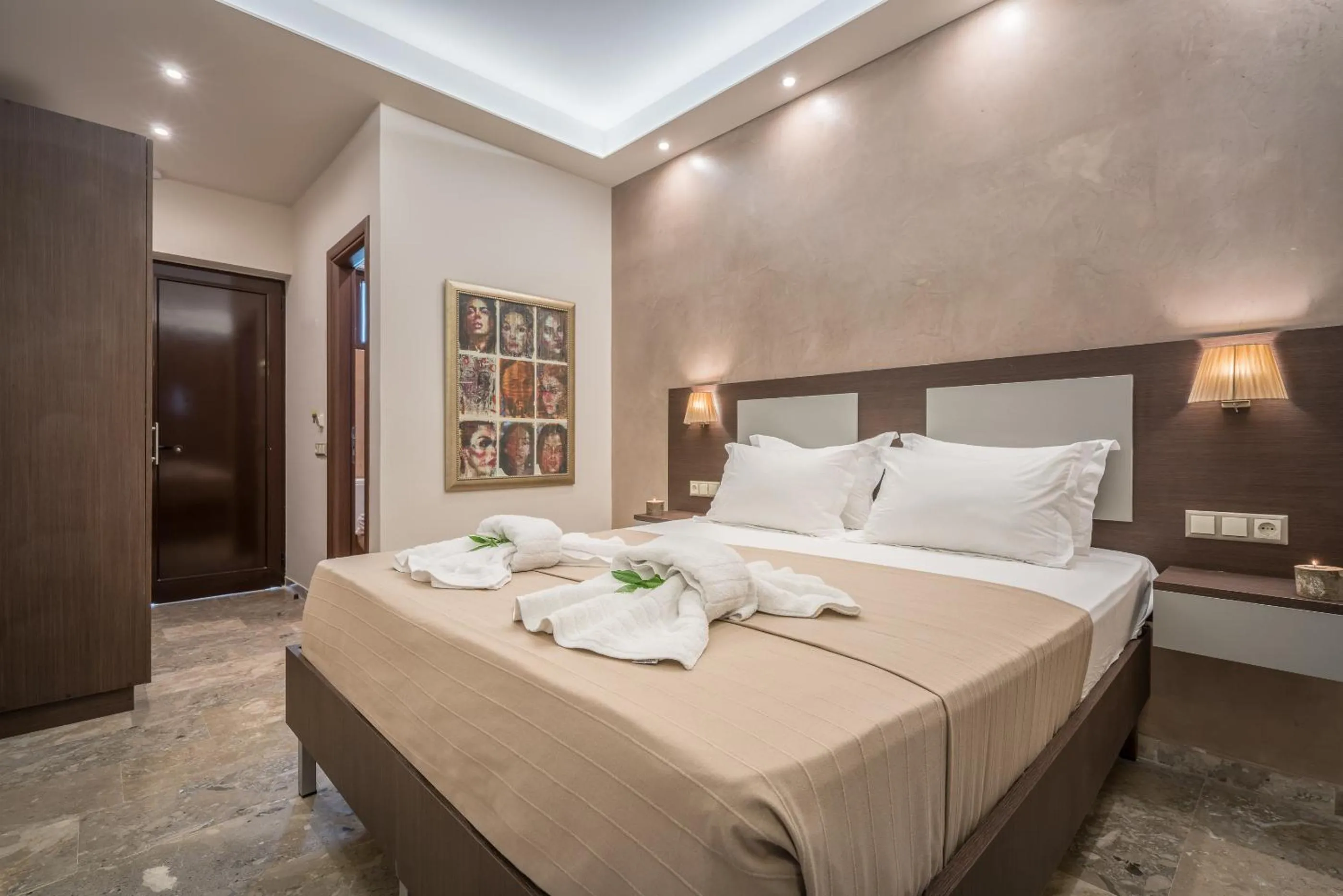 Bedroom, Bed in Memories Apartments