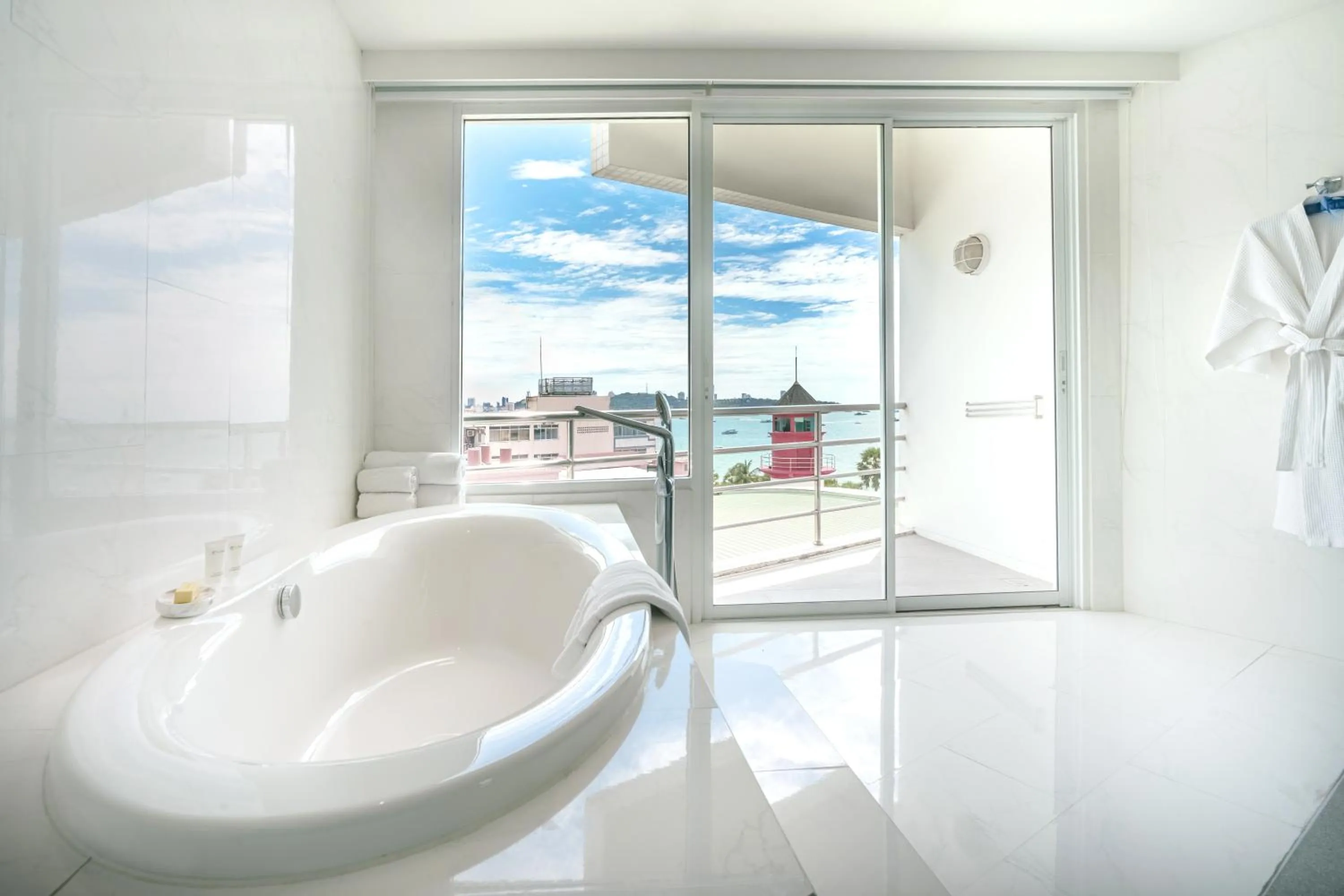 Bath in A-One The Royal Cruise Hotel Pattaya - SHA Extra Plus