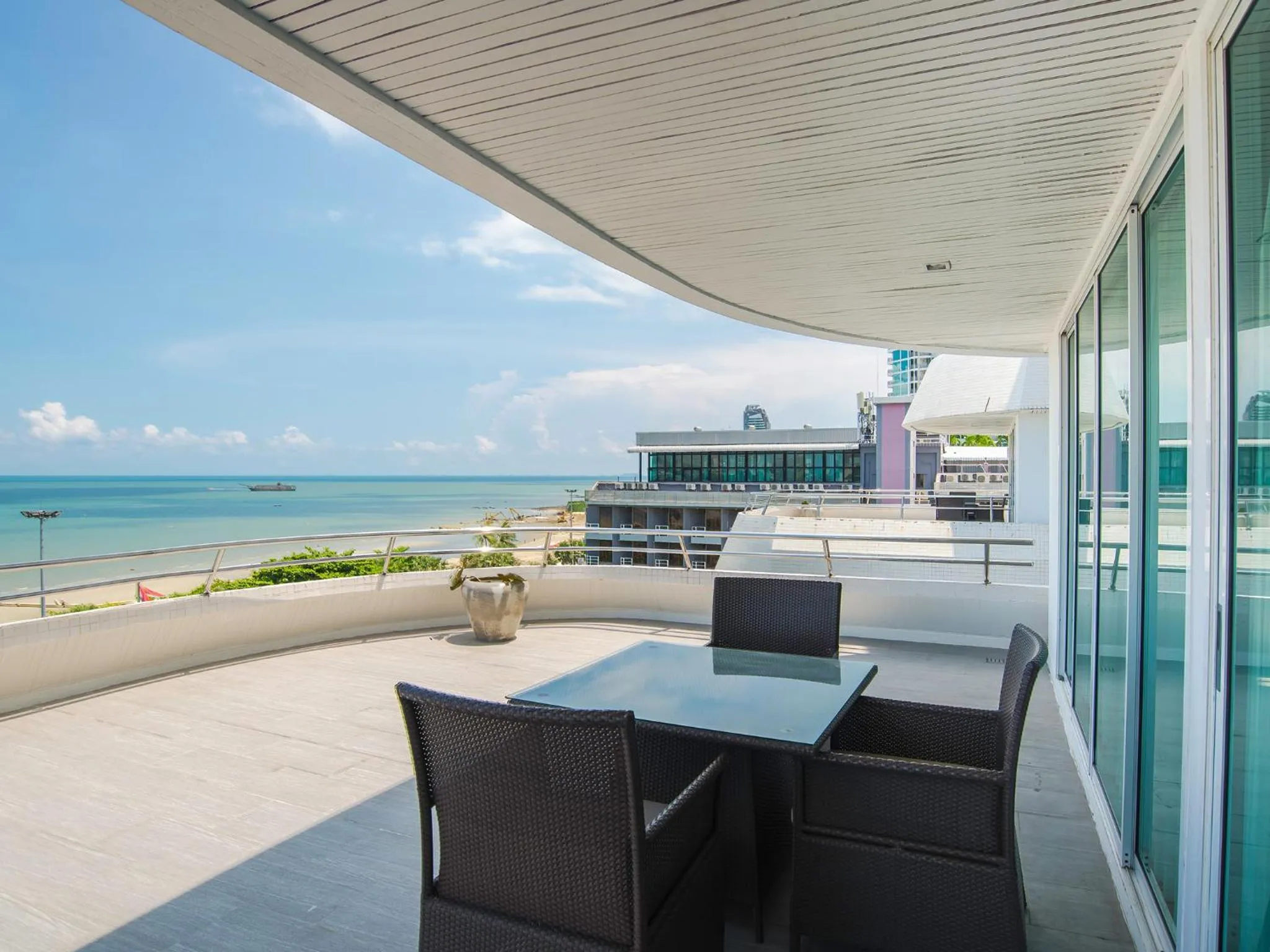 Seating area in A-One The Royal Cruise Hotel Pattaya - SHA Extra Plus