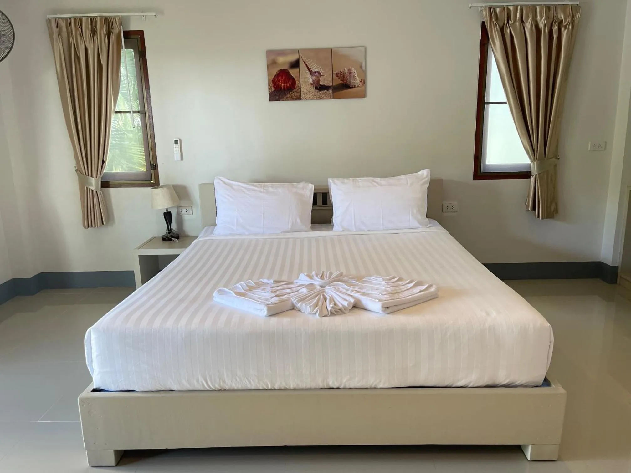 Bedroom, Bed in Breeze Bay Villas Koh Phangan