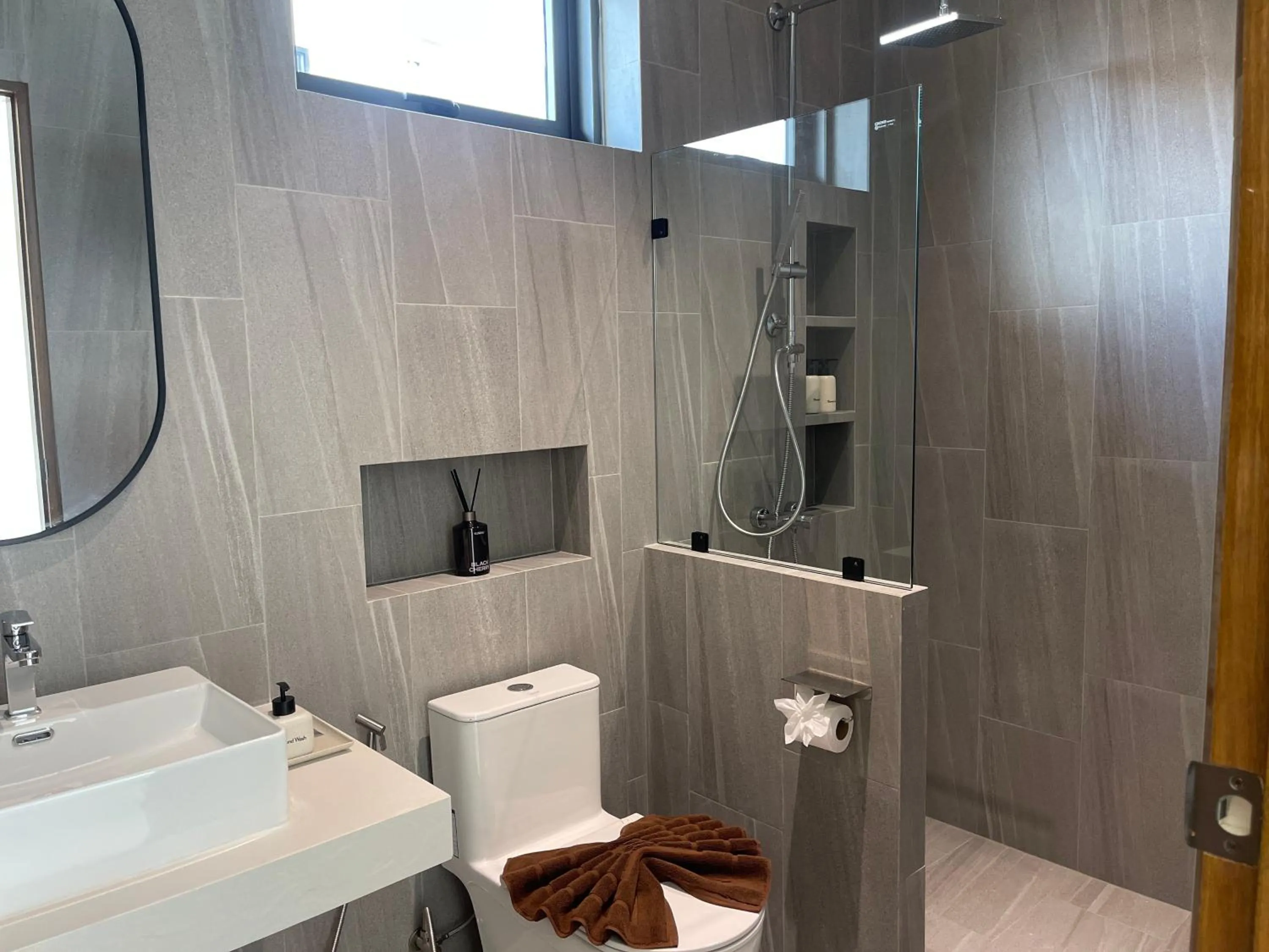 Shower in Breeze Bay Villas Koh Phangan