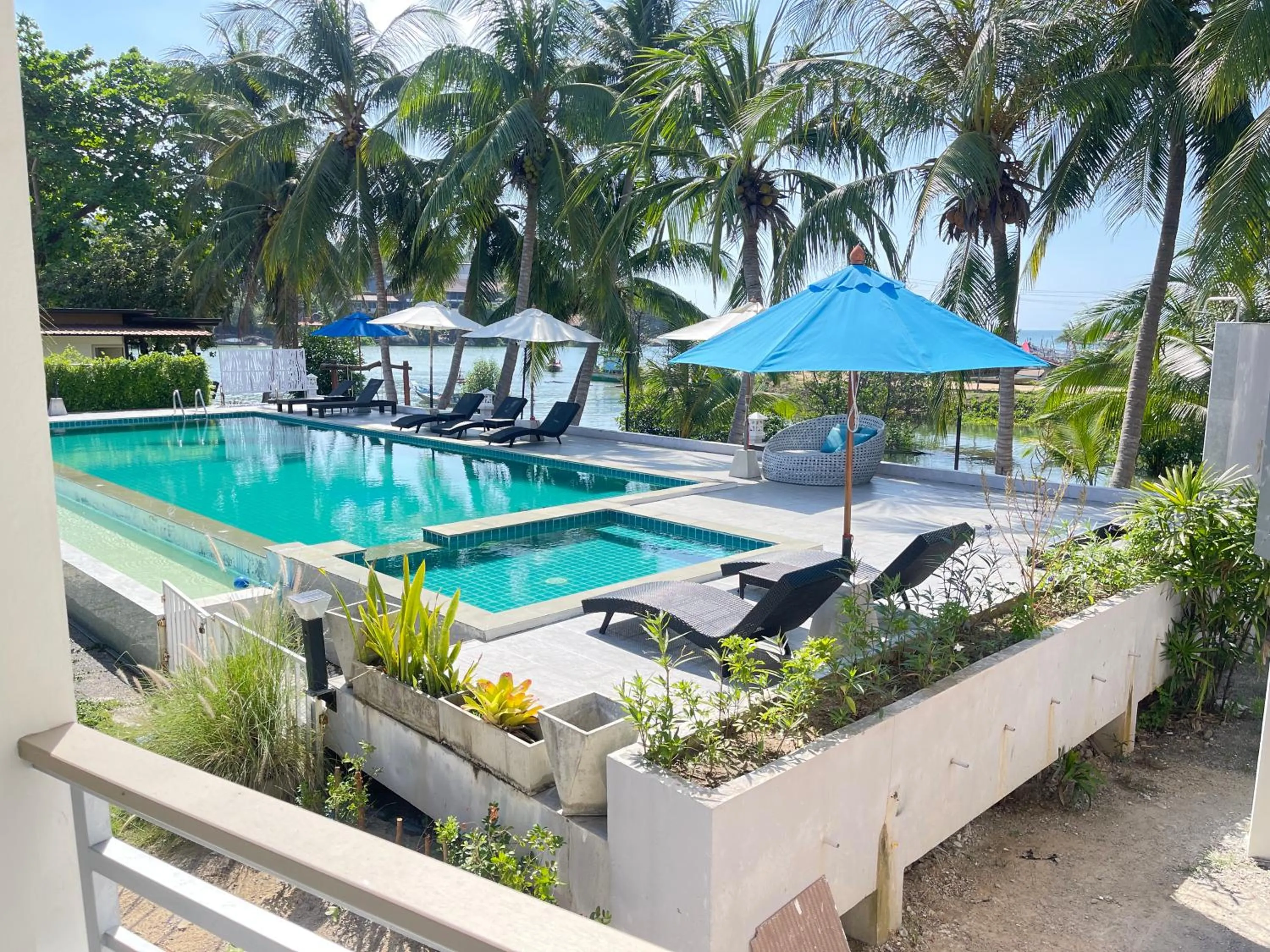 Day in Breeze Bay Villas Koh Phangan