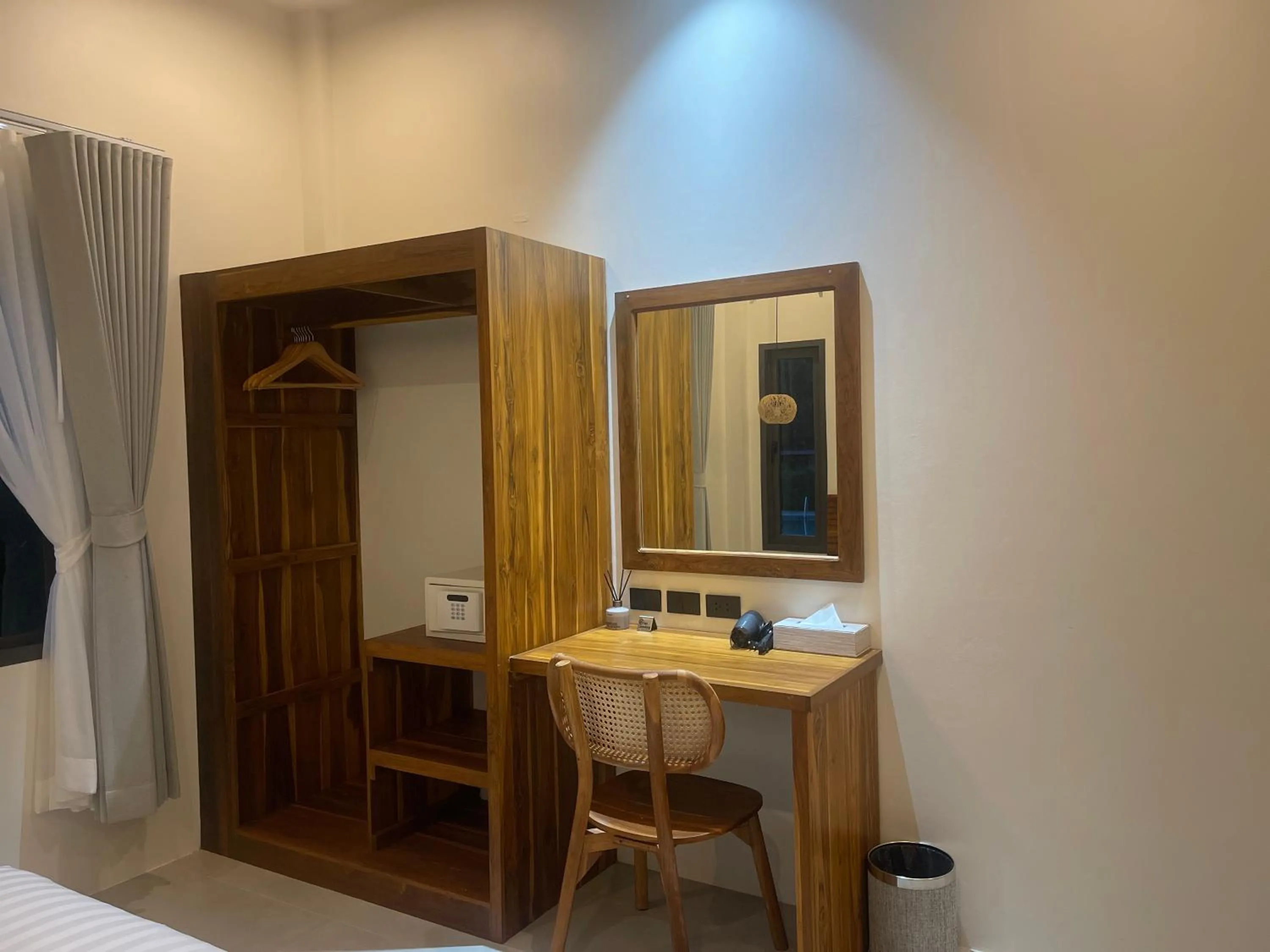 wardrobe in Breeze Bay Villas Koh Phangan