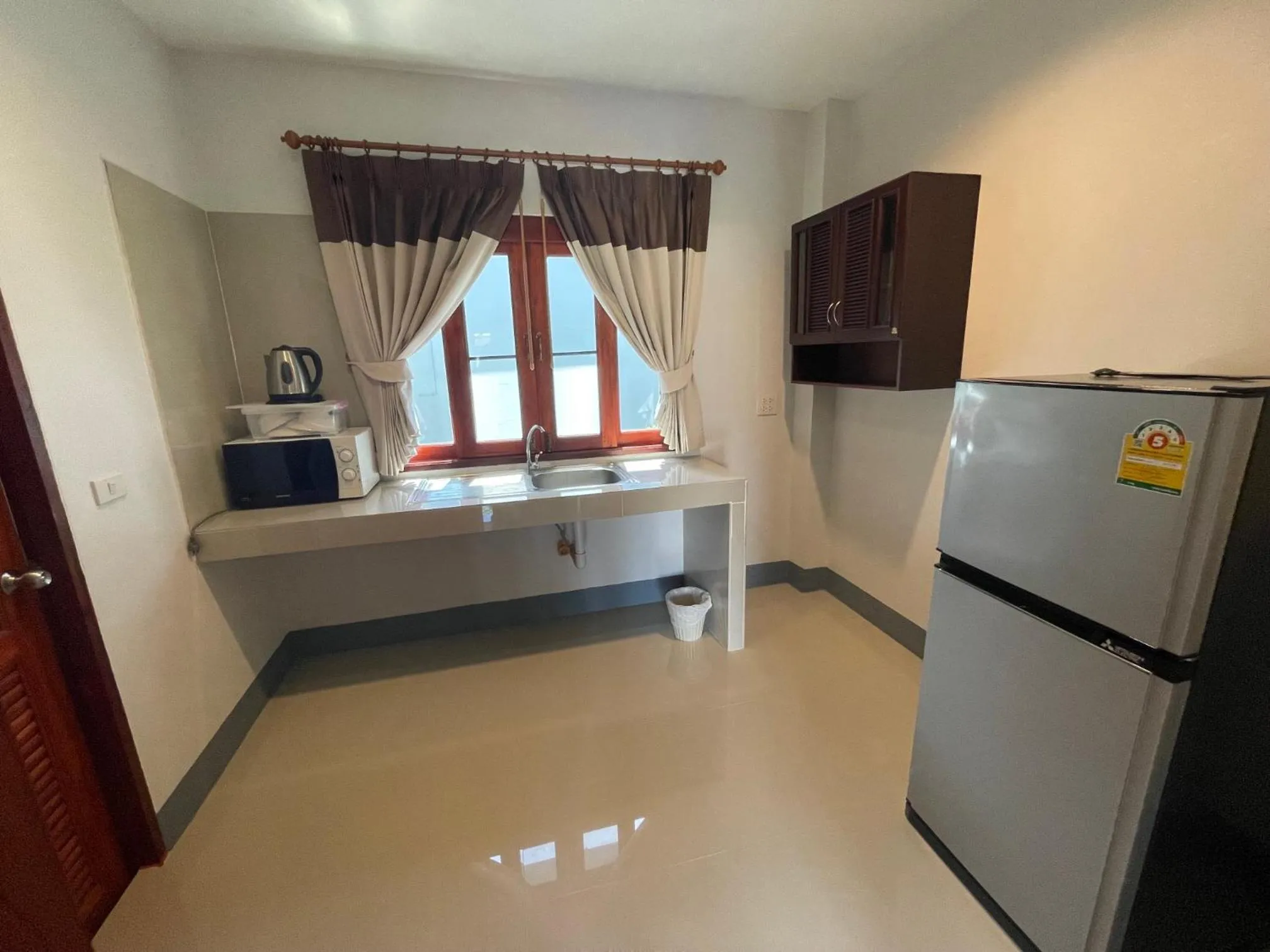 kitchen in Breeze Bay Villas Koh Phangan