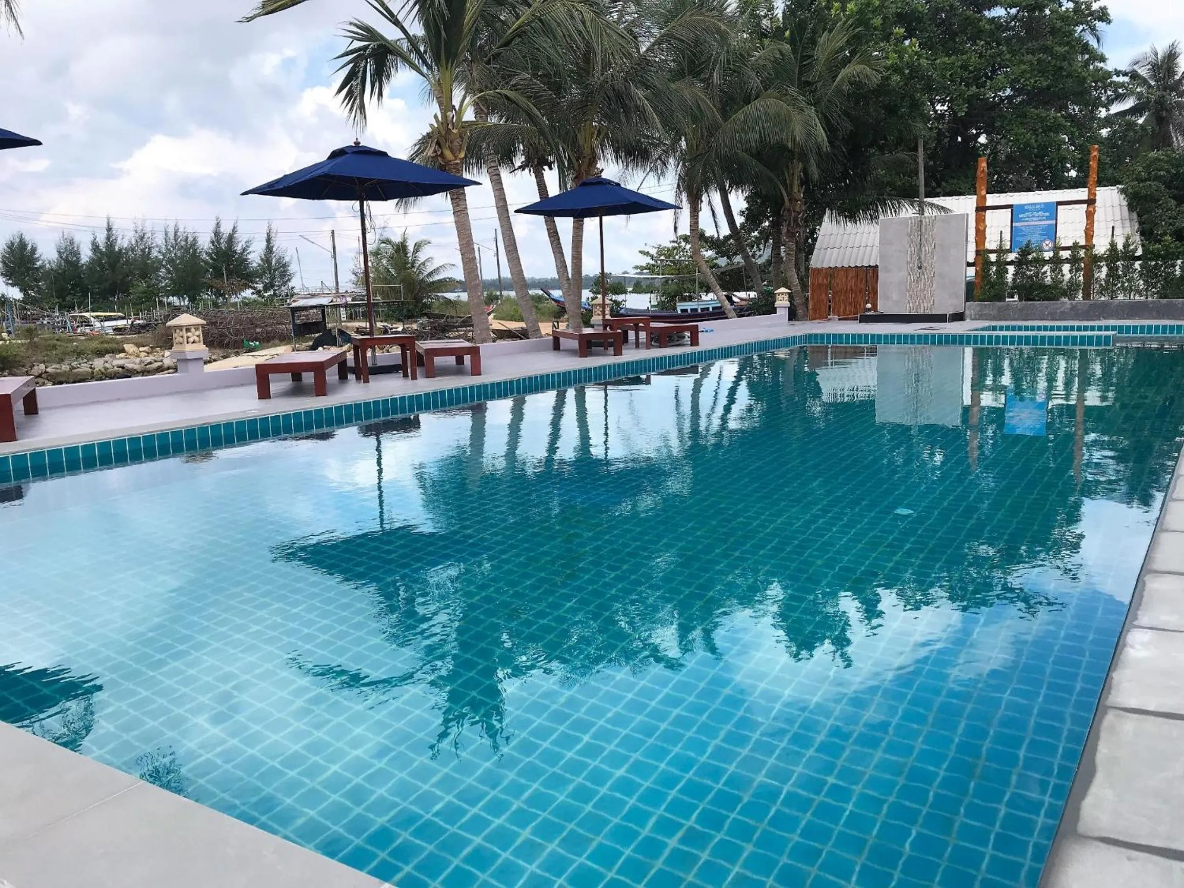 Swimming pool in Breeze Bay Villas Koh Phangan
