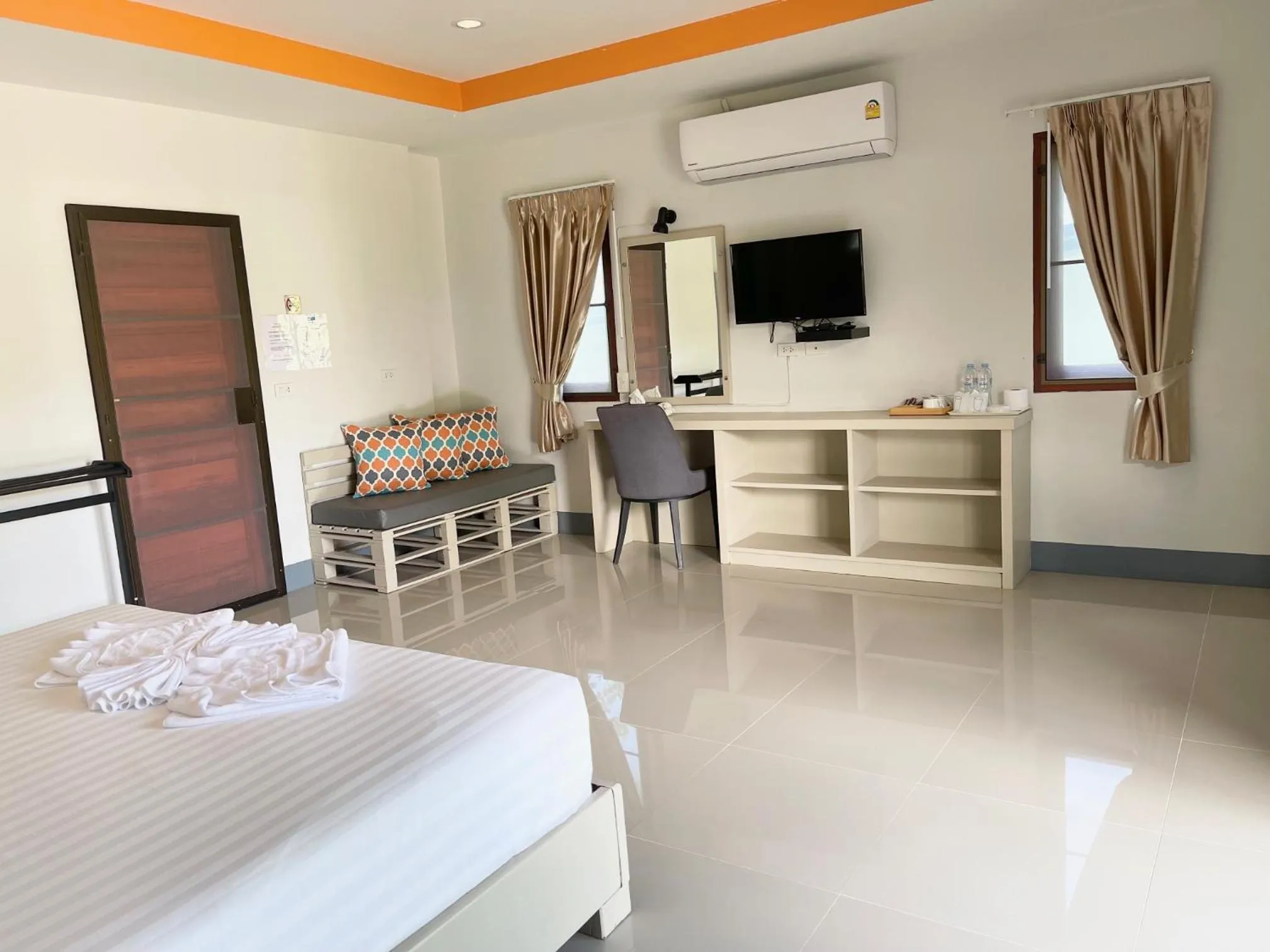 Bedroom, Bed in Breeze Bay Villas Koh Phangan