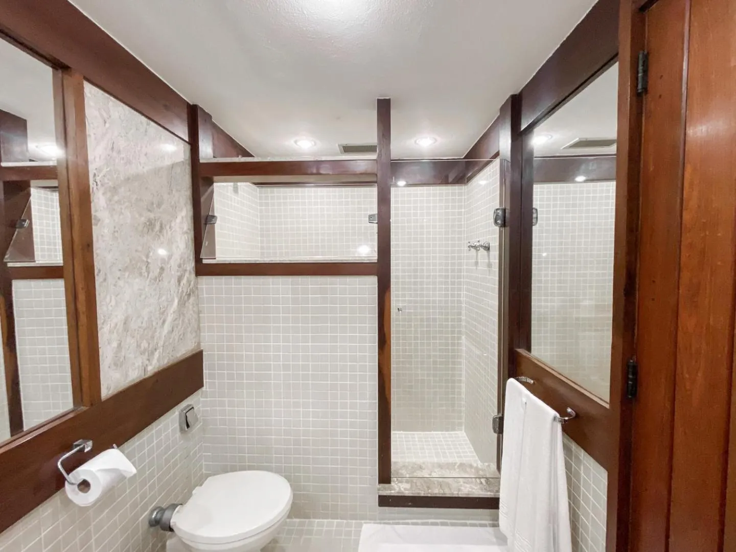 Shower in Sailing Hotel & Spa