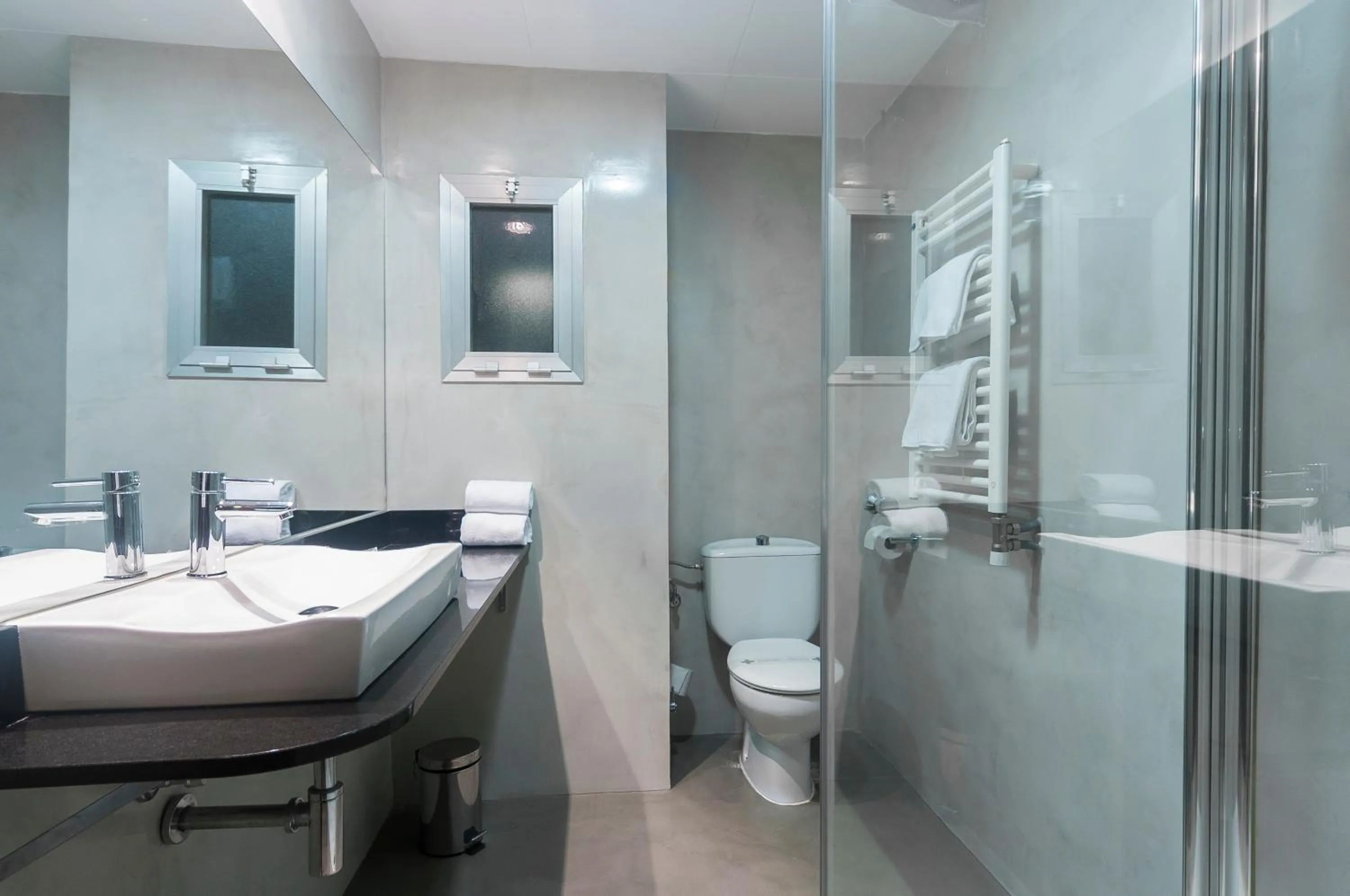 Shower in Hotel Lauria