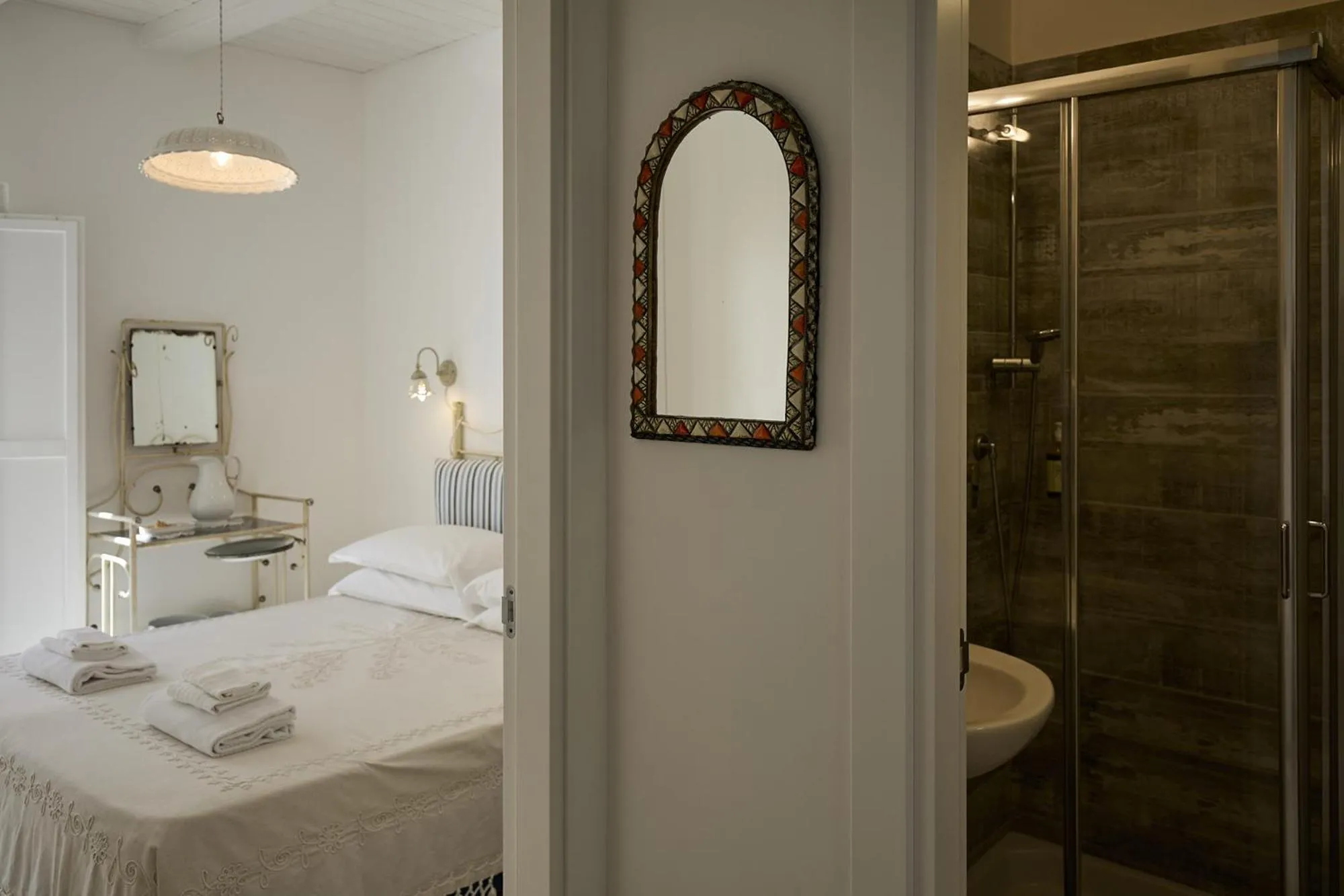 Photo of the whole room in Dei Serafini