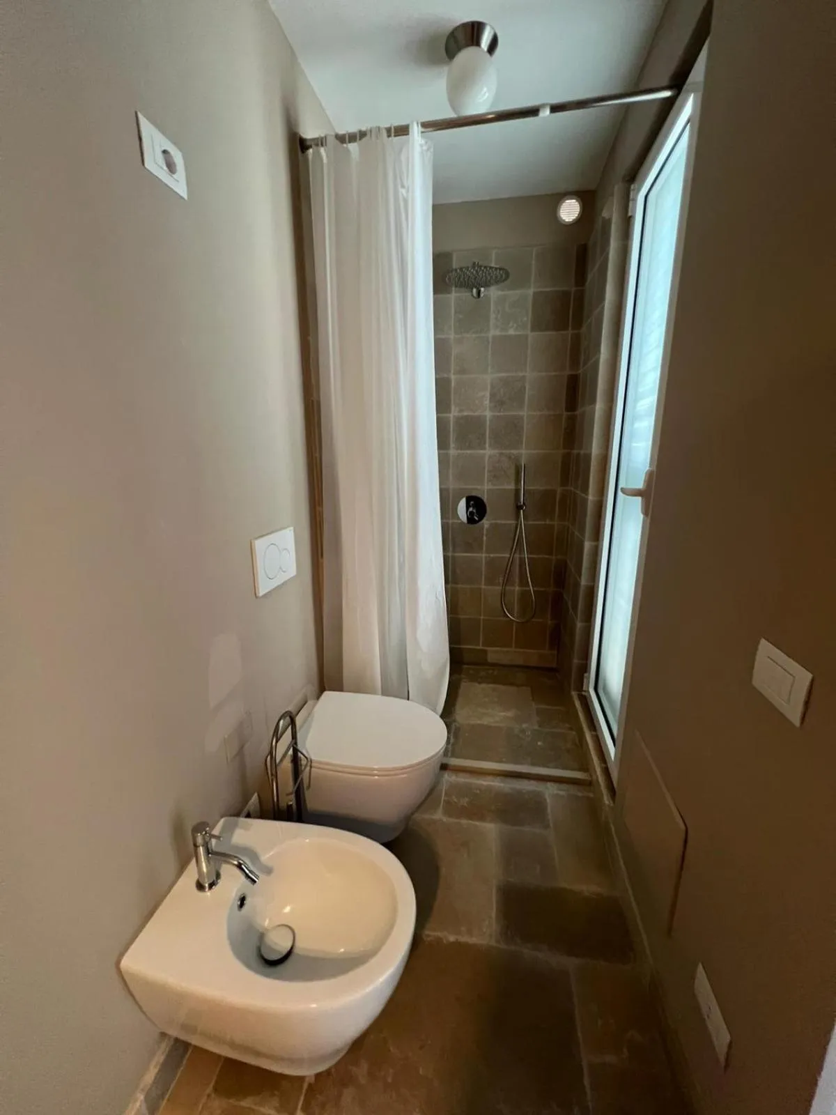 Shower in Dei Serafini