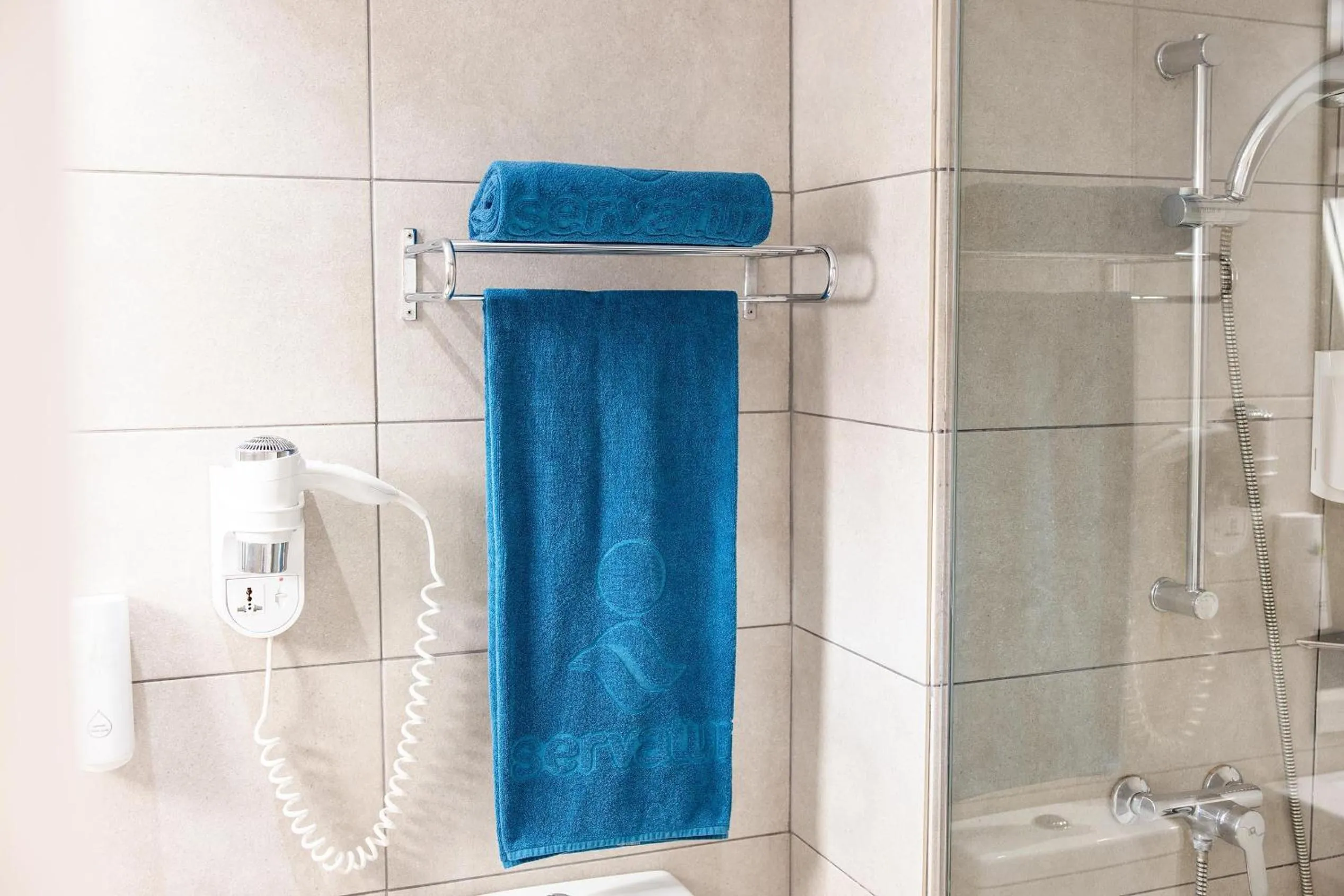 Bathroom in Servatur Playa Bonita