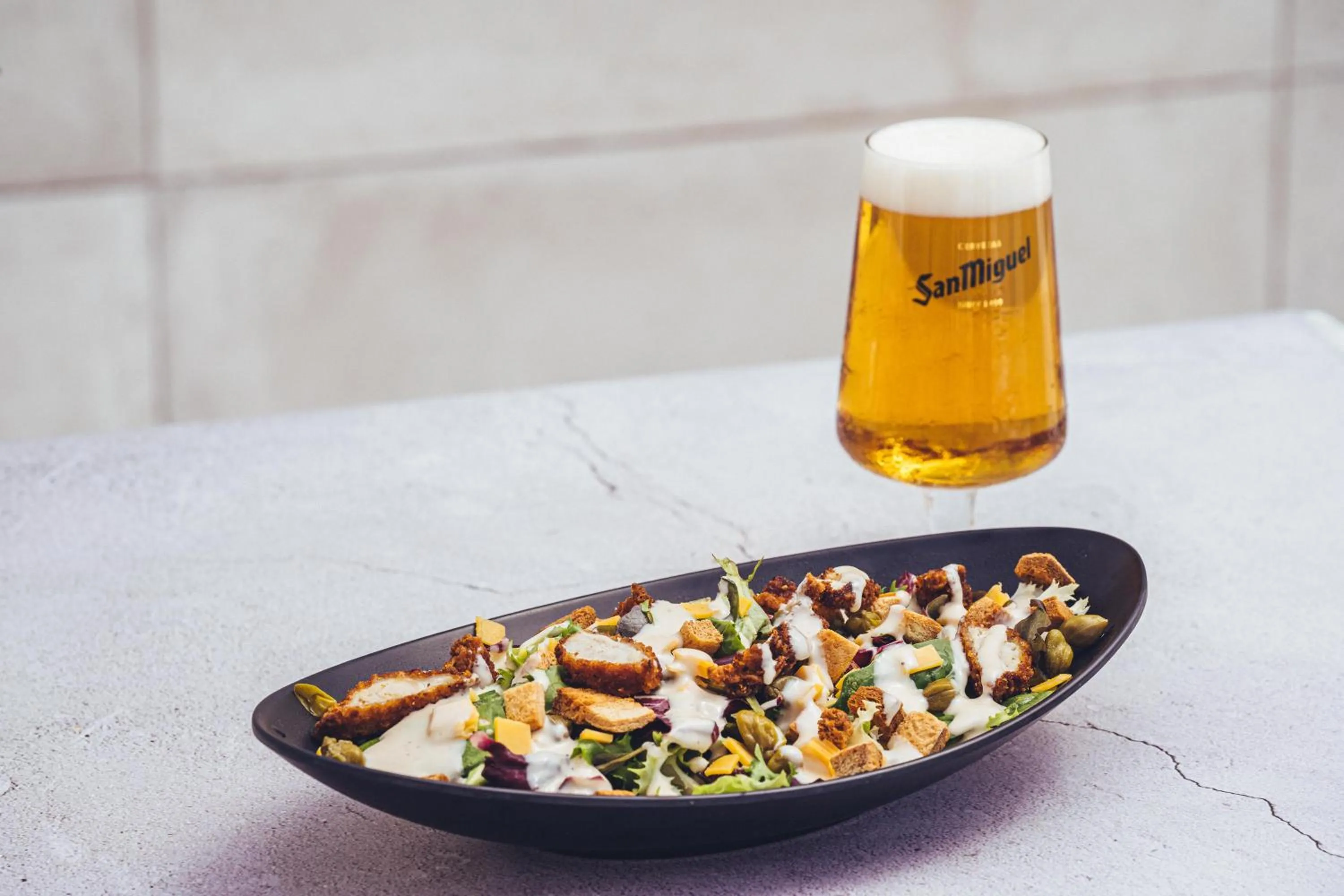 Food and drinks in Guinate Club Apartamentos