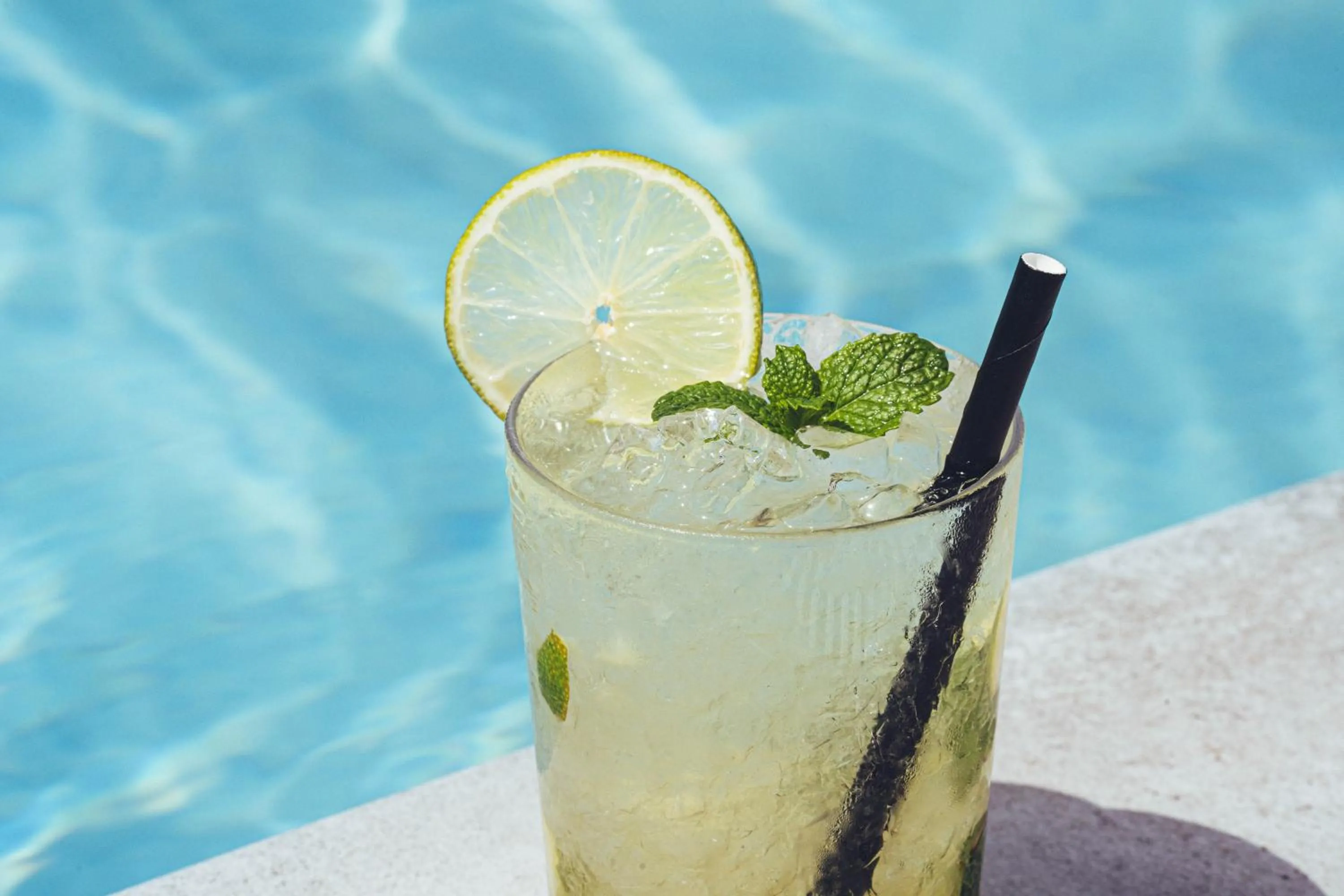 Drinks in Guinate Club Apartamentos