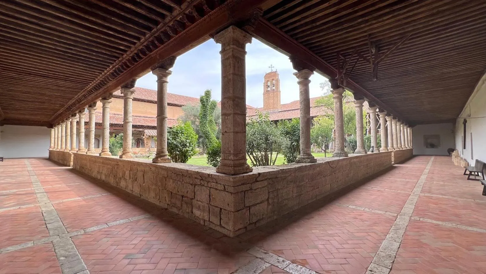 Place of worship in Palacio Rejadorada