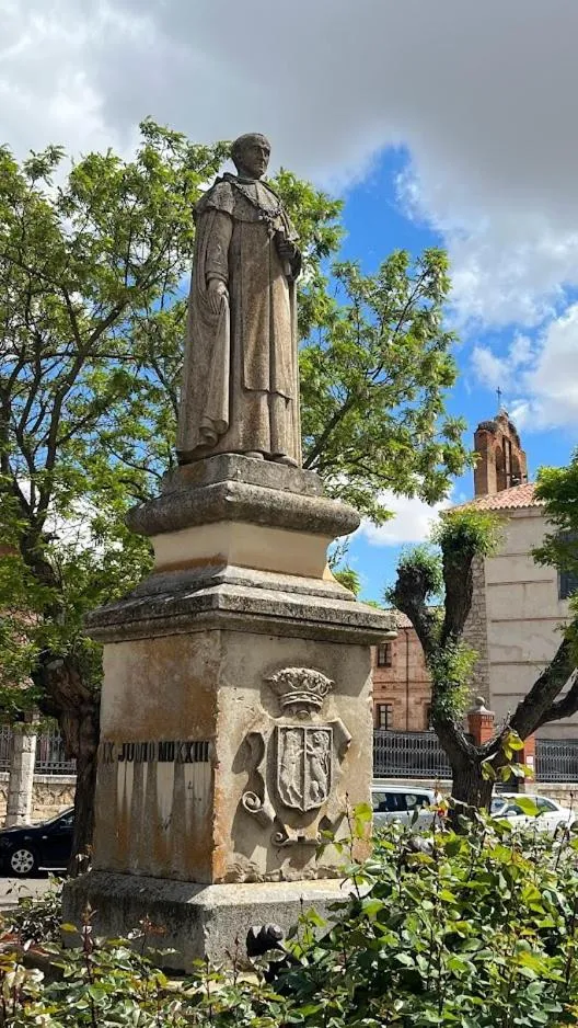 Nearby landmark in Palacio Rejadorada