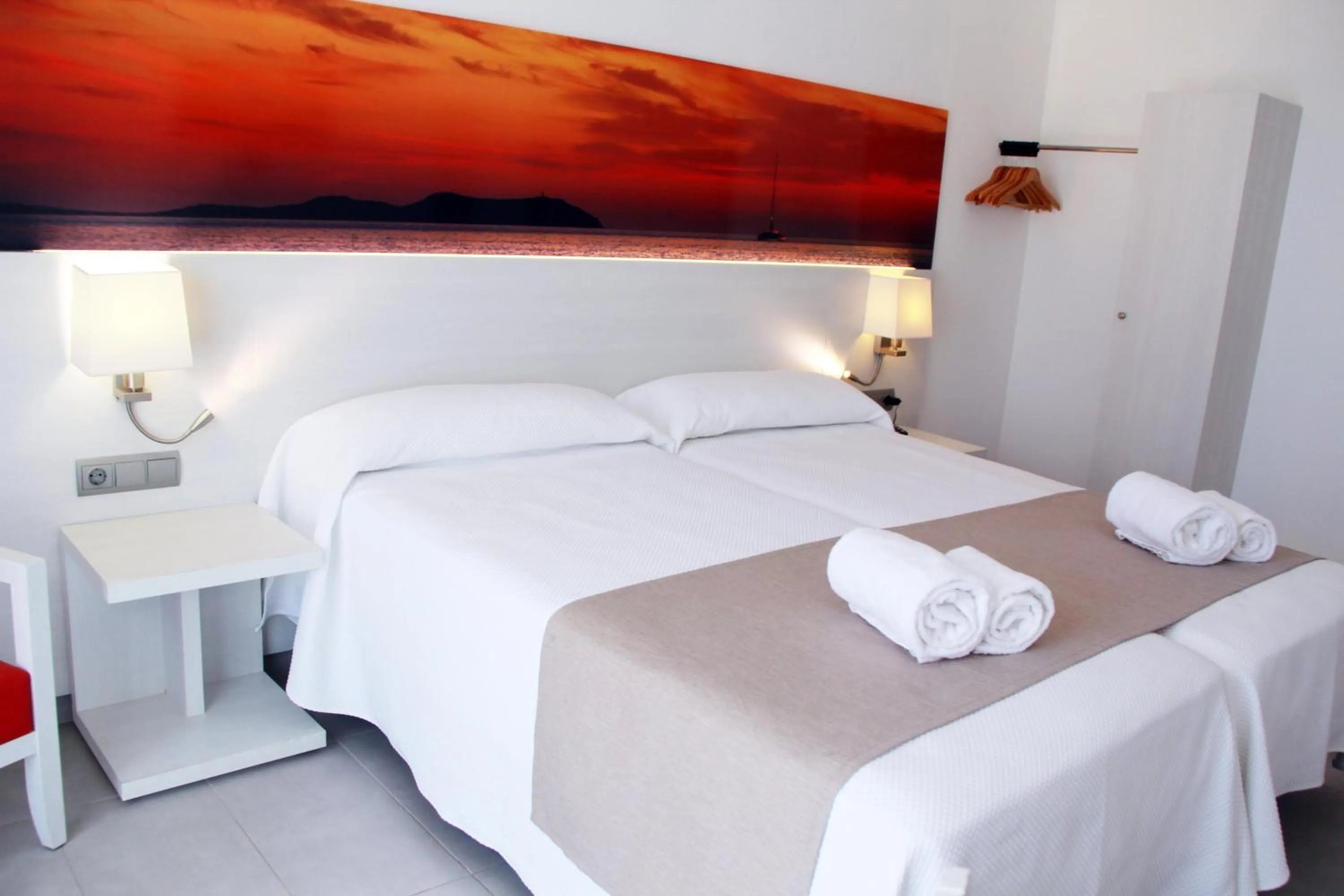 Photo of the whole room, Bed in Hotel Puchet Ibiza