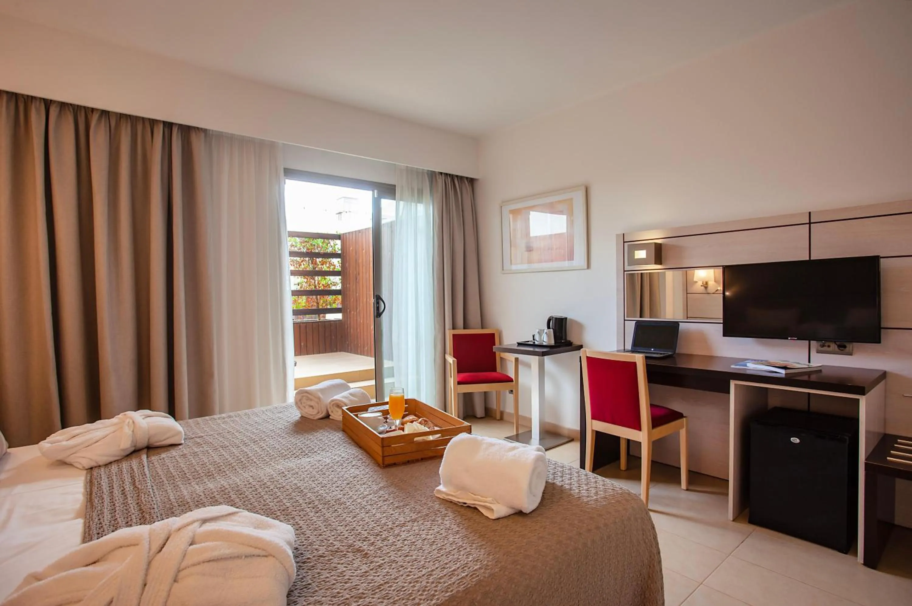 Photo of the whole room, Bed in Hotel Puchet Ibiza