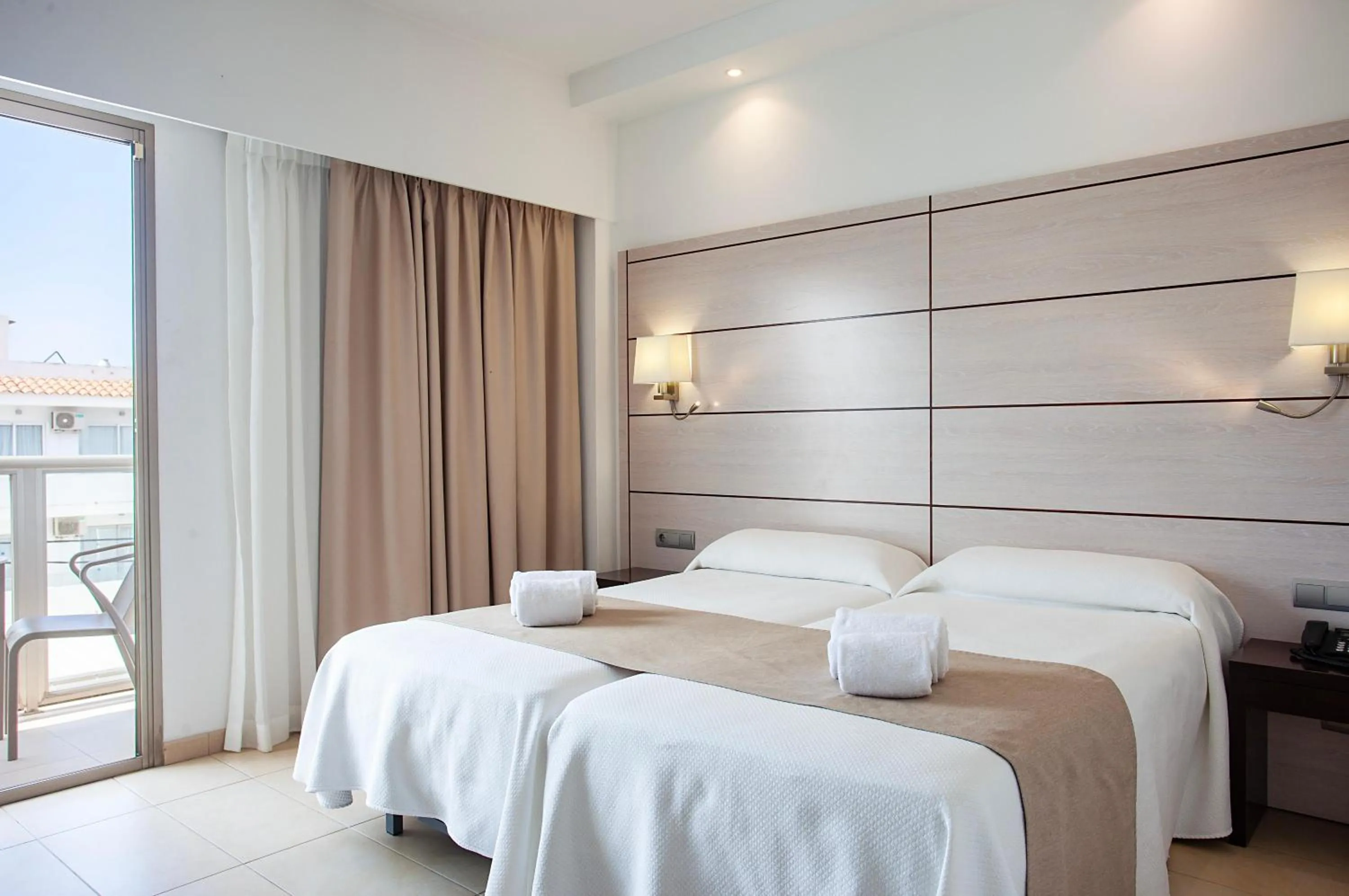 Photo of the whole room, Bed in Hotel Puchet Ibiza