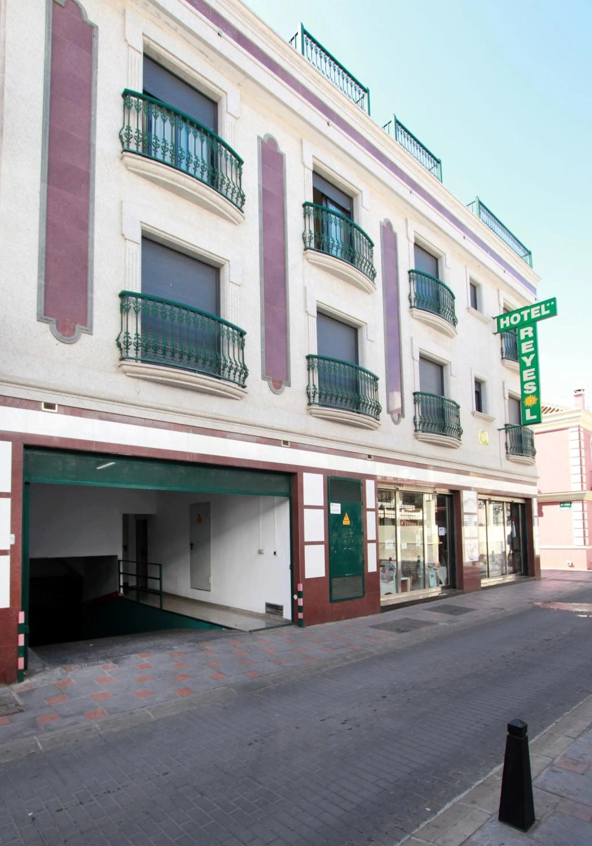 Facade/entrance in Hotel Reyesol