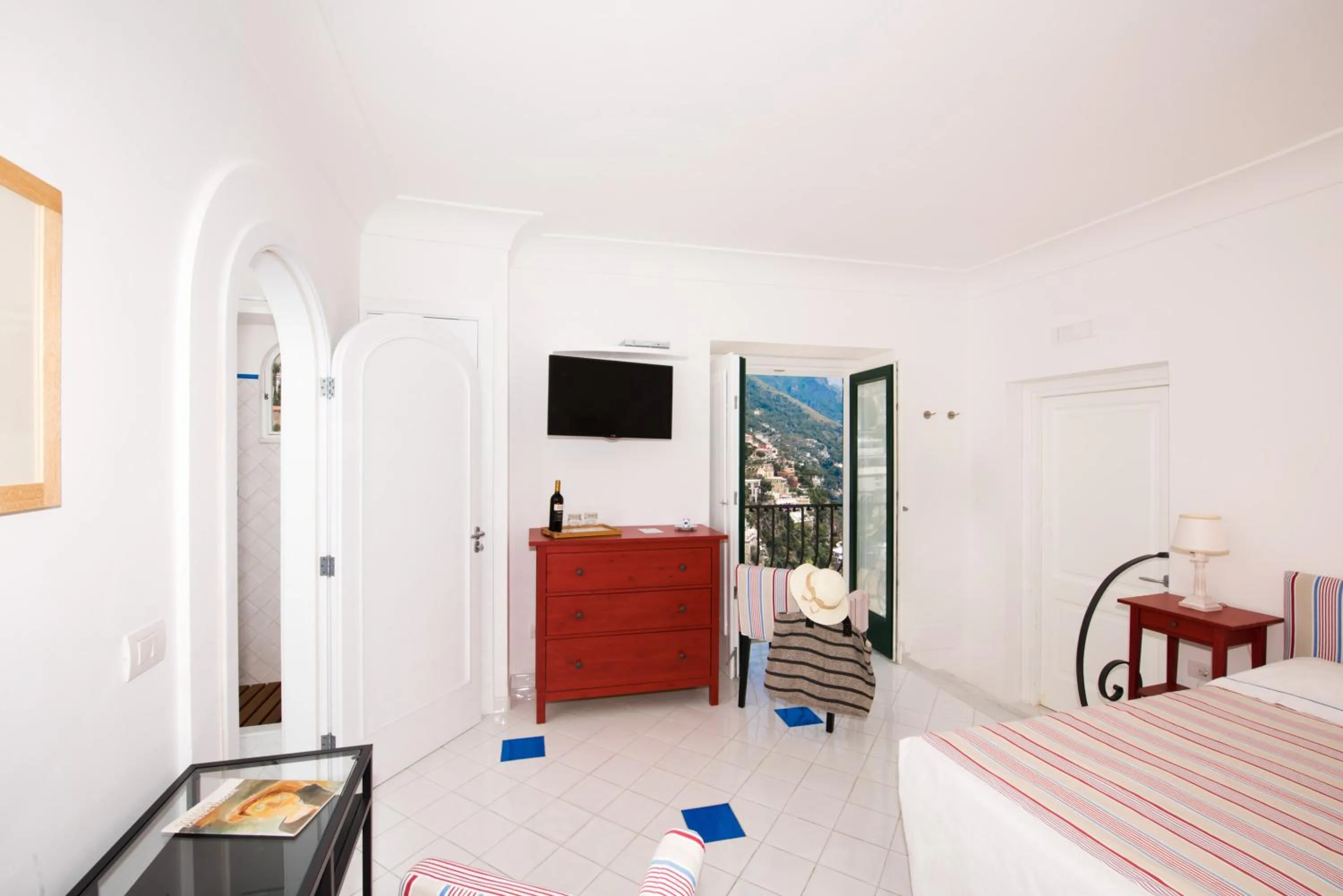 Photo of the whole room, Bed in Albergo Miramare Positano