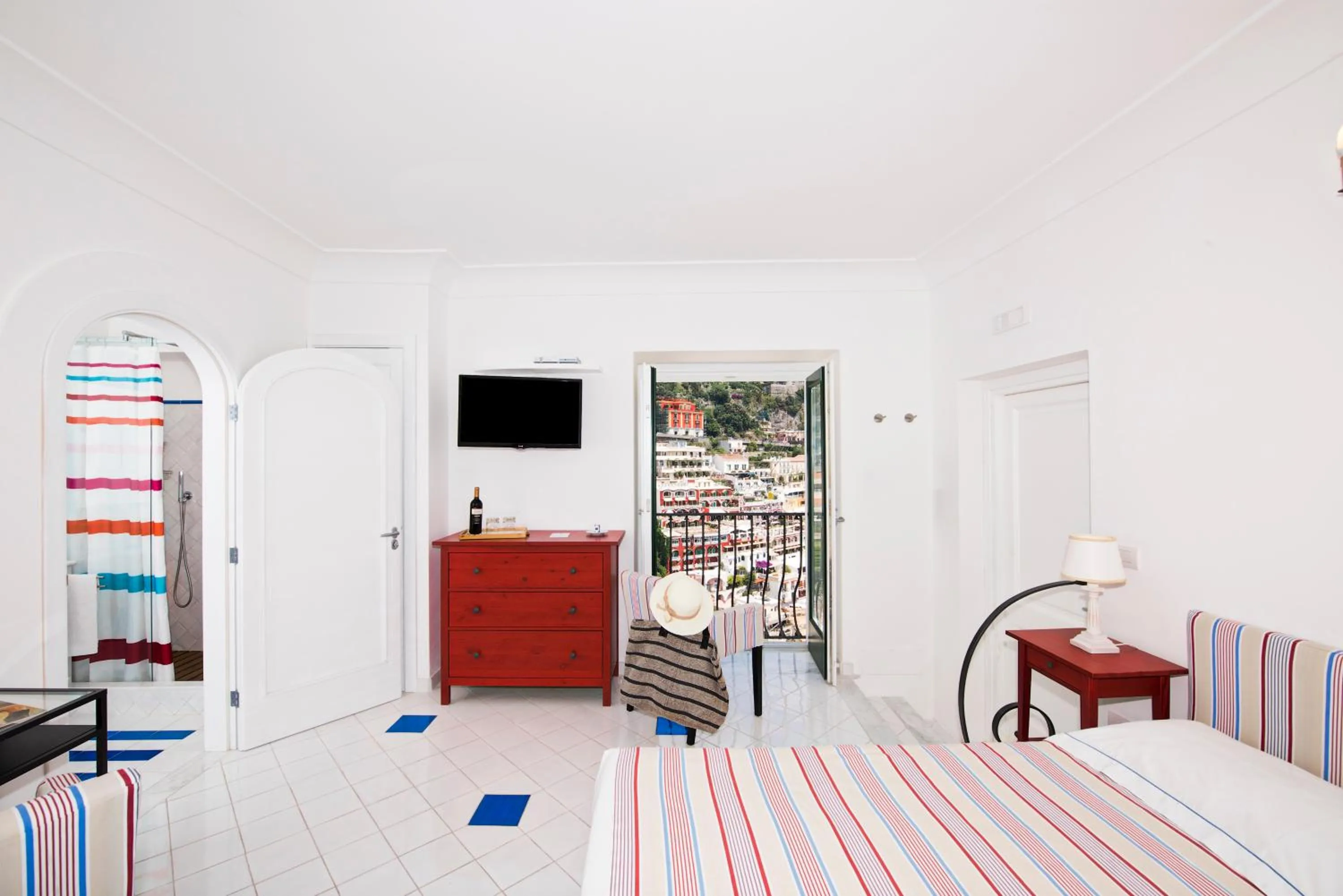Photo of the whole room, Bed in Albergo Miramare Positano