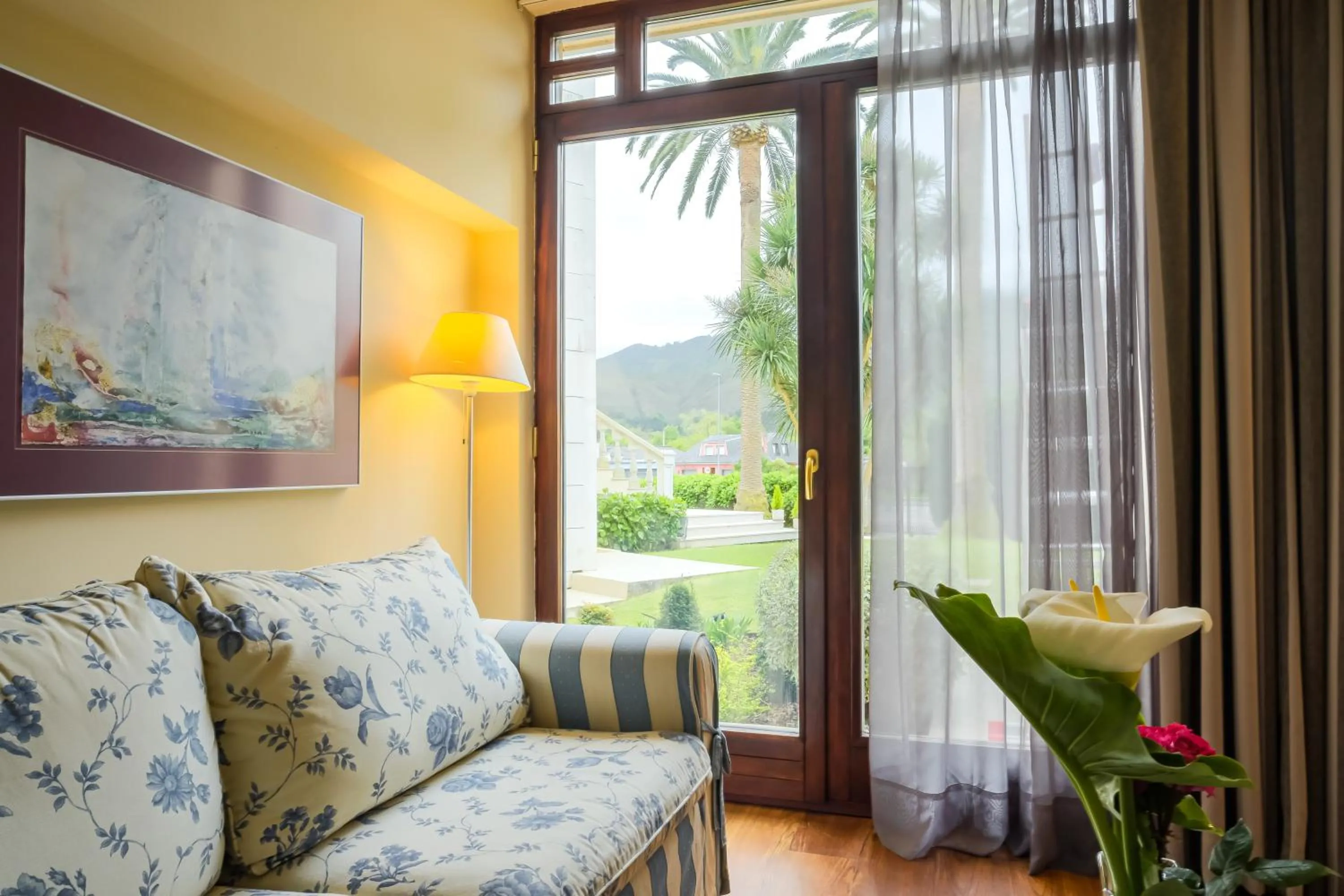 Photo of the whole room in Indiana Boutique Hotel