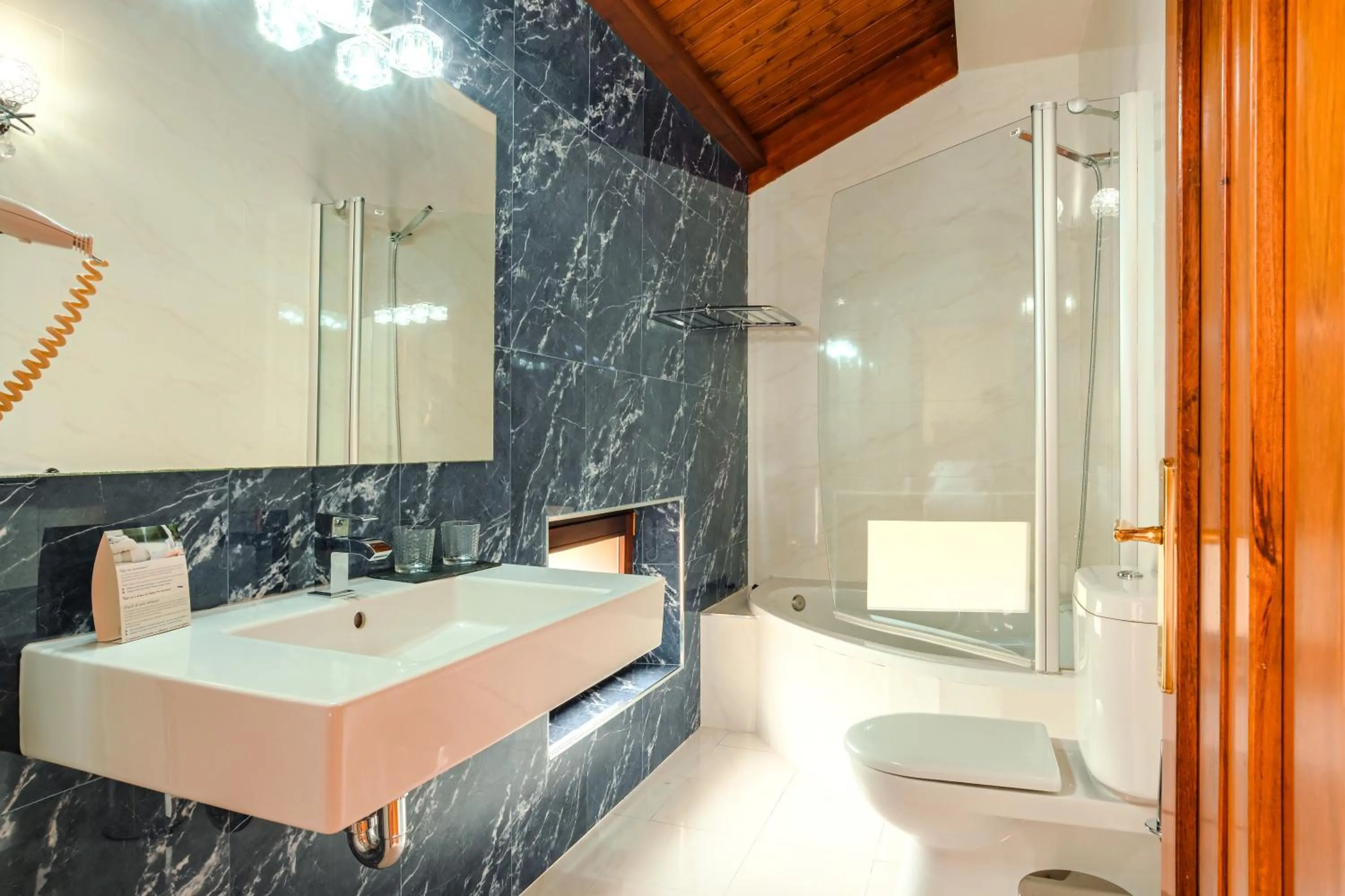 Bathroom in Indiana Boutique Hotel