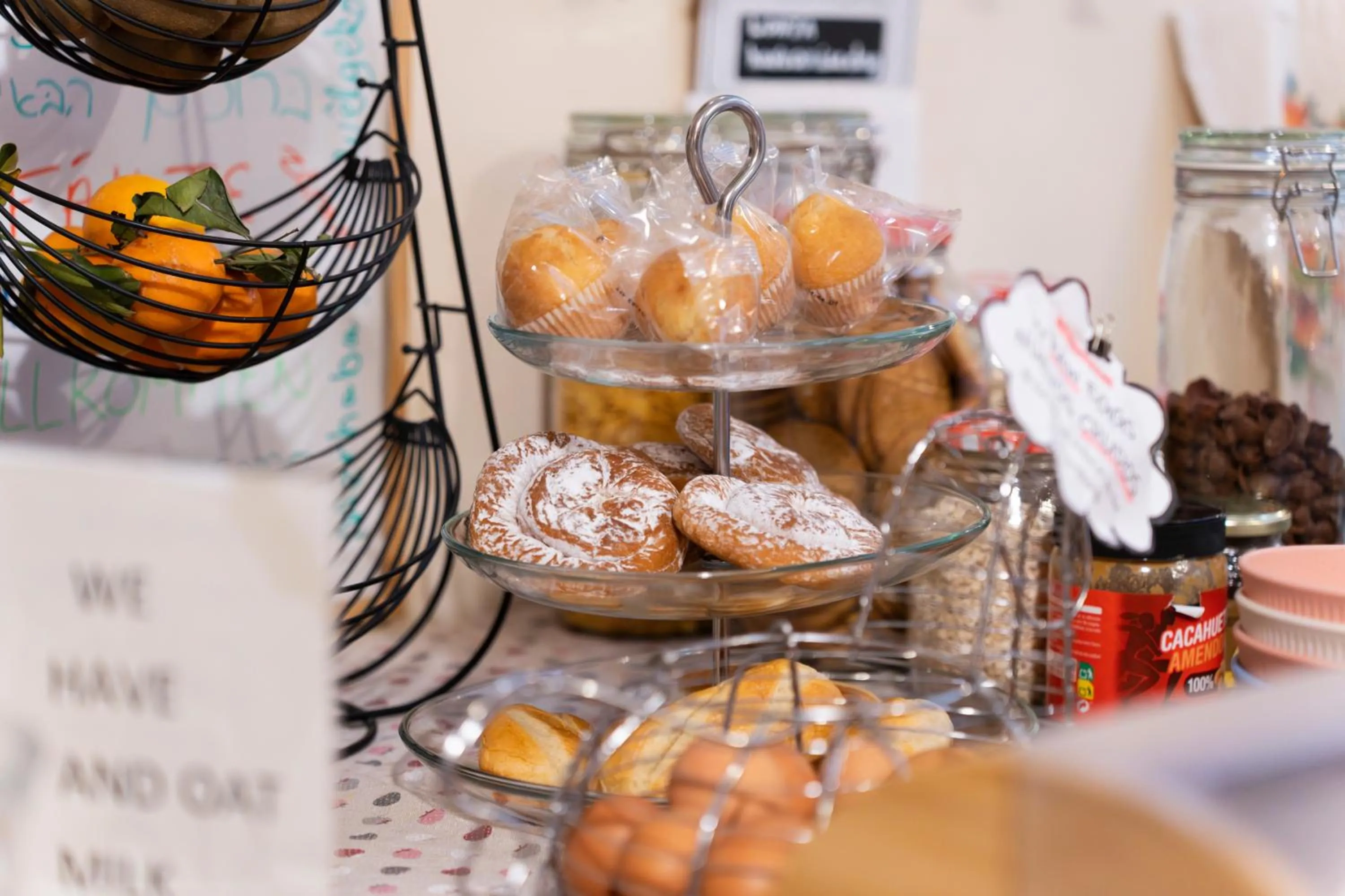 Breakfast in Home Youth Hostel by Feetup Hostels