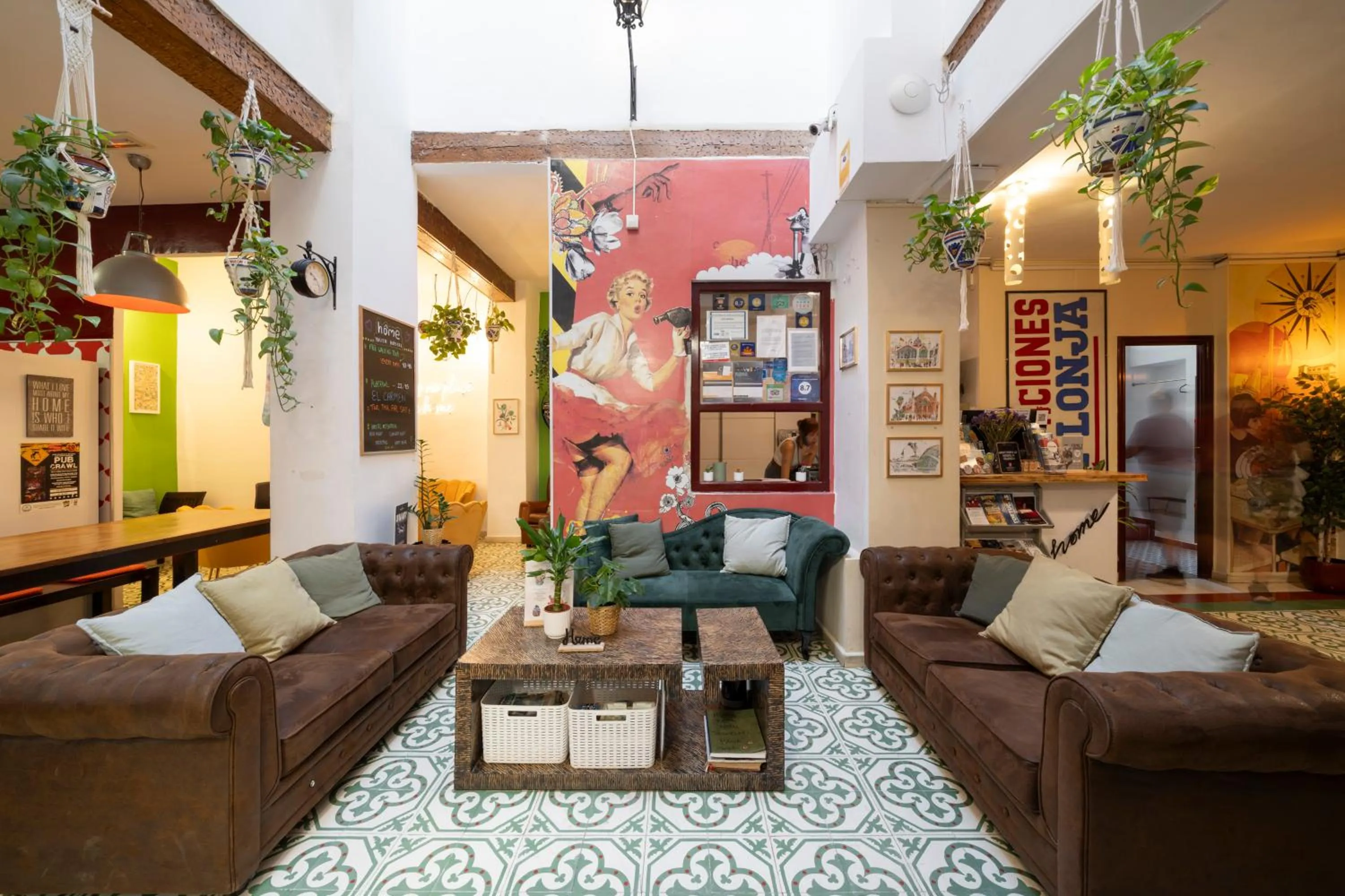 Living room in Home Youth Hostel by Feetup Hostels