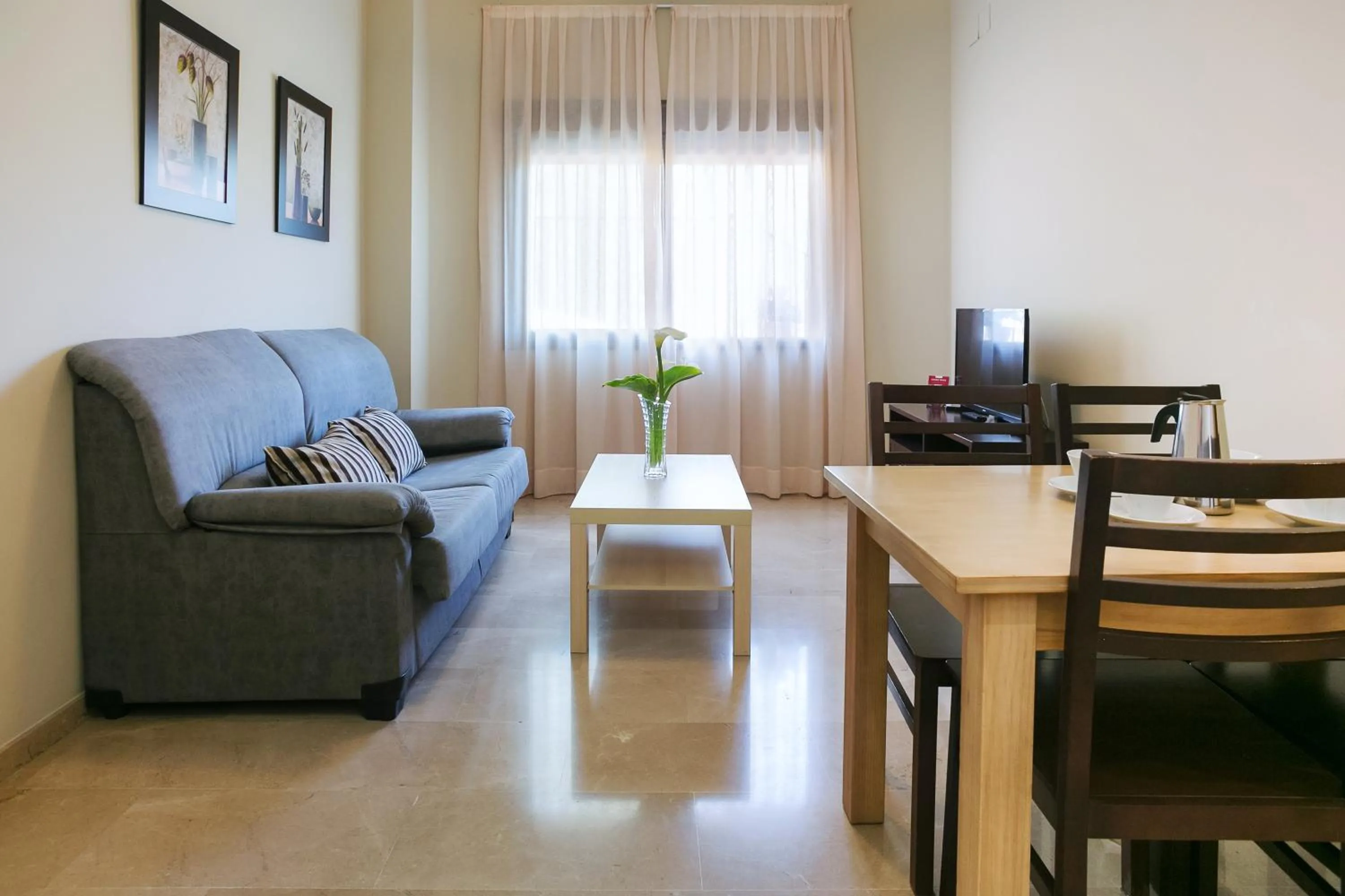 Communal lounge/ TV room in Apartamentos Turísticos La Castilleja