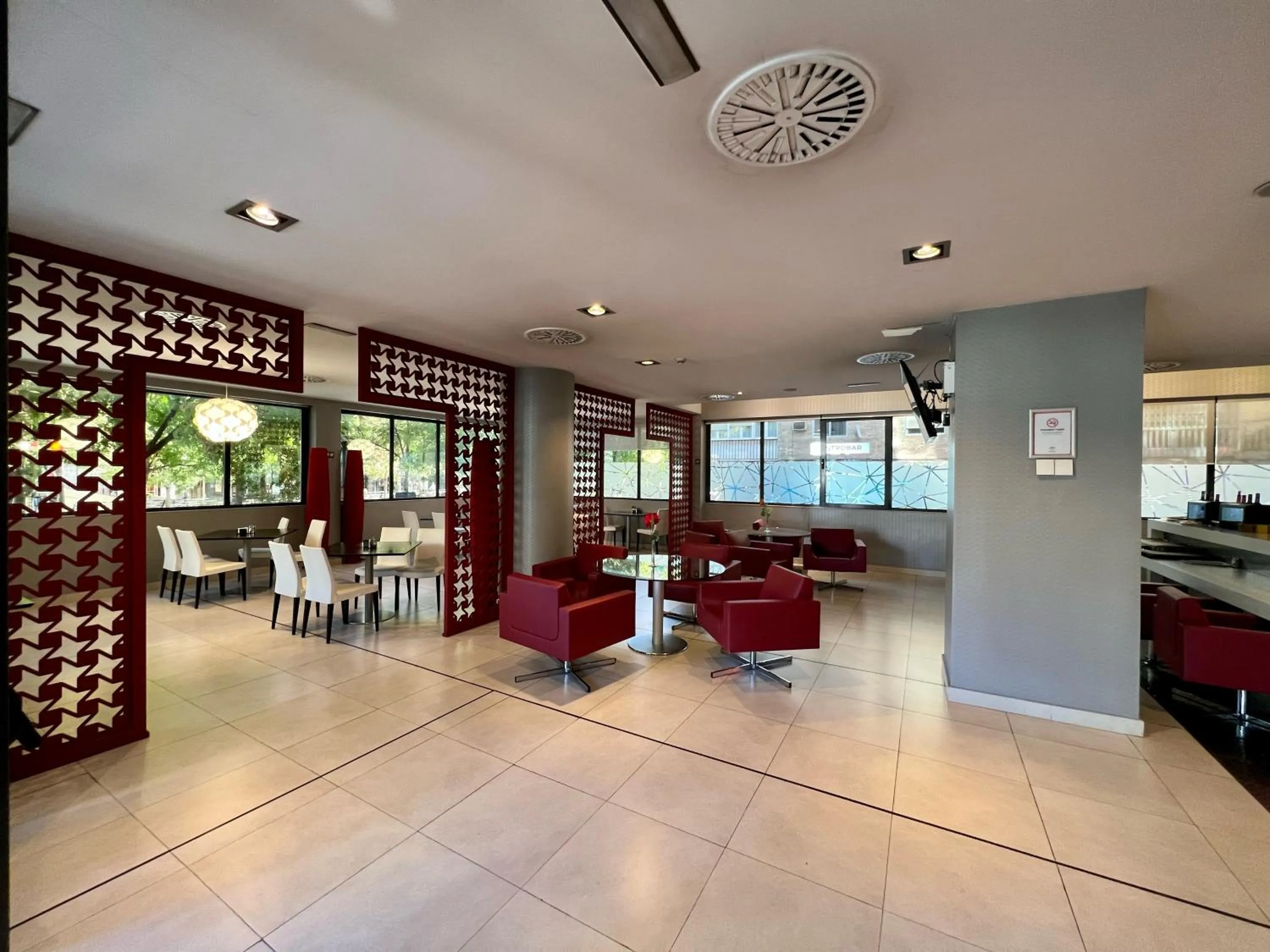 Restaurant/places to eat in Hotel Tent Granada