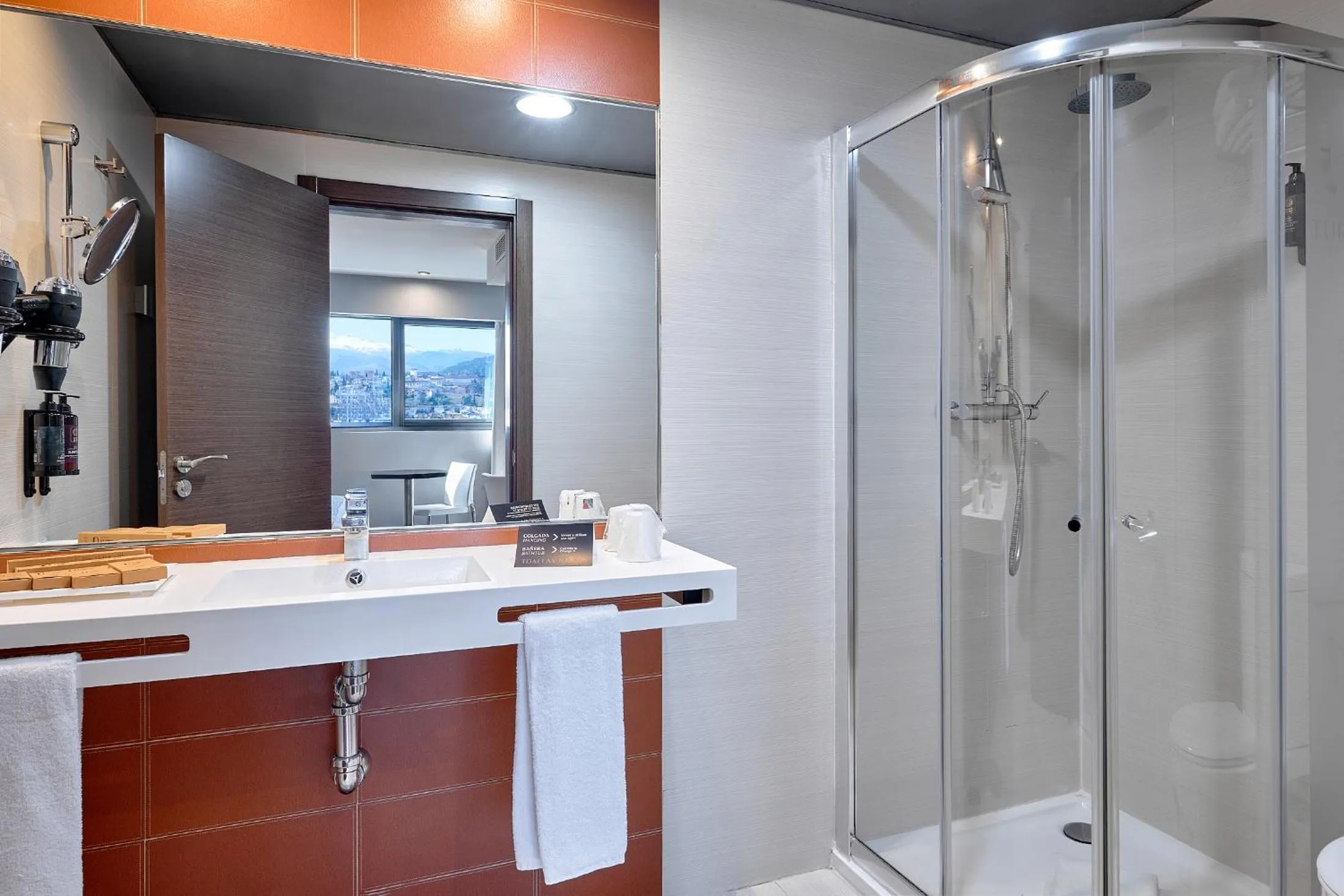 Shower in Turia Granada